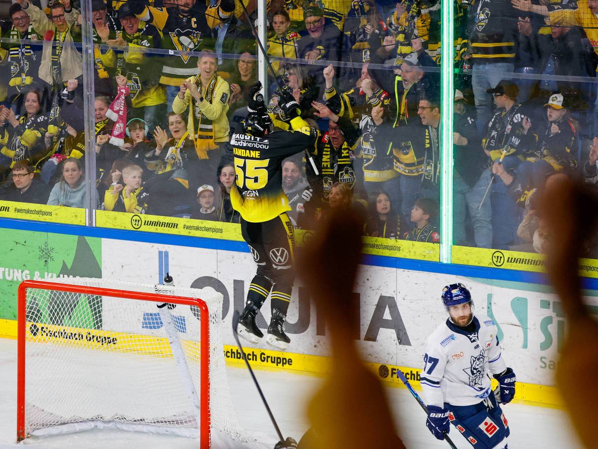 Pinguine erspielen sich Matchpucks