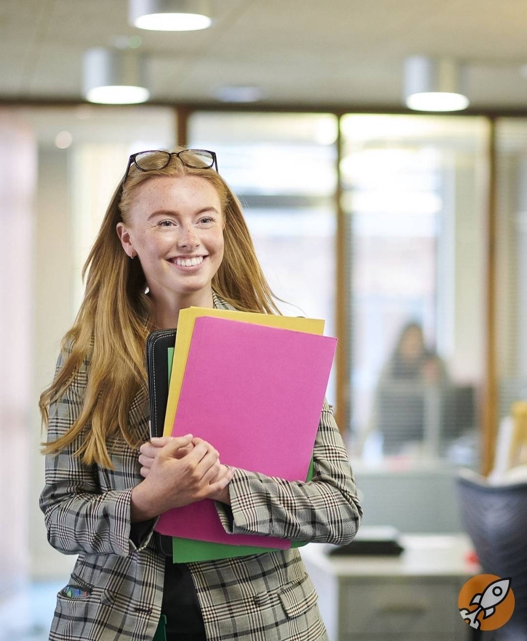  Ob im Büro oder in der Werkshalle: Jugendliche können tageweise unterschiedliche Unternehmen kennenlernen und so verschiedene Berufe direkt vor Ort erleben.   