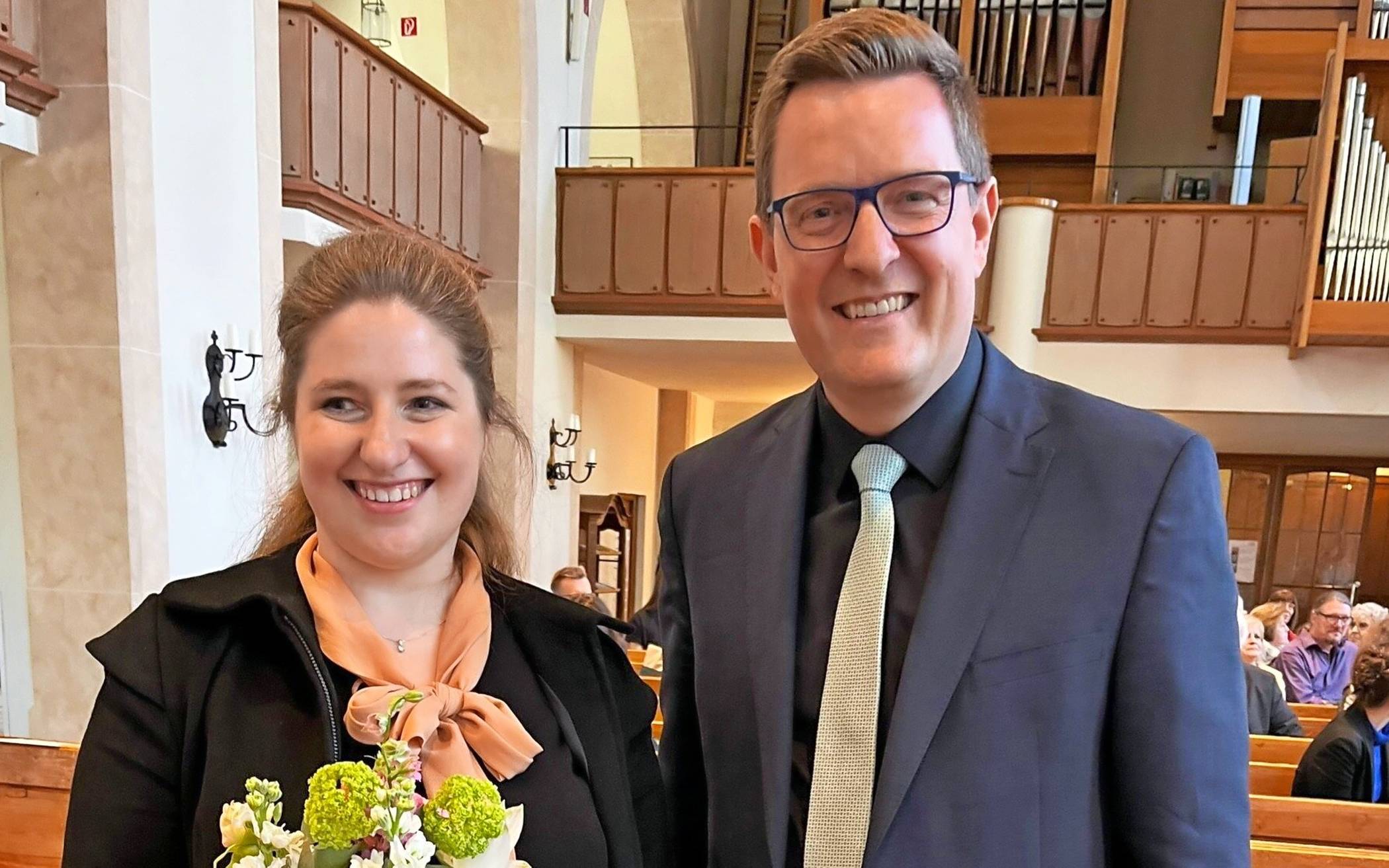 Ekaterina Porizko mit Kirchenrat Wolfgang Böhm, der ihre Einführung übernommen hat. 