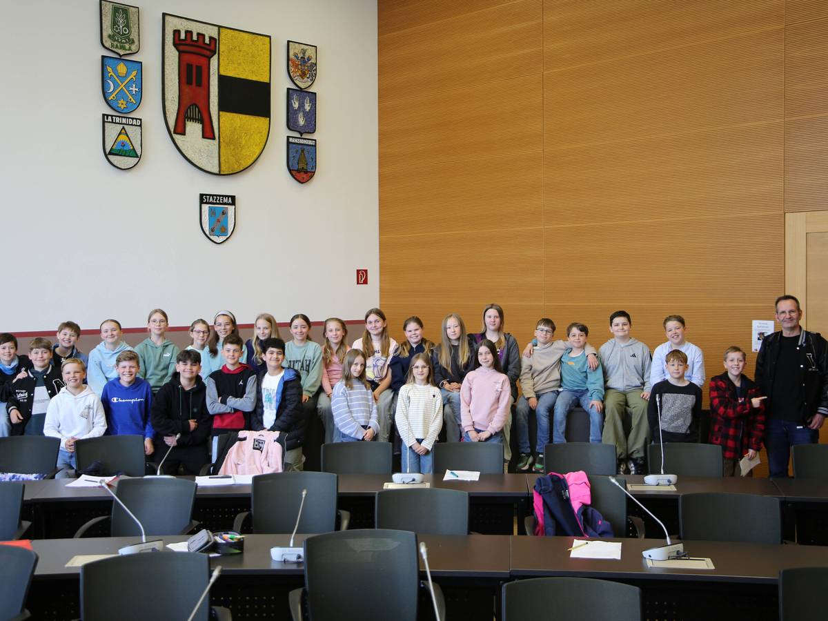 Wissbegierige Schülerinnen und Schüler besuchten Bürgermeisterin