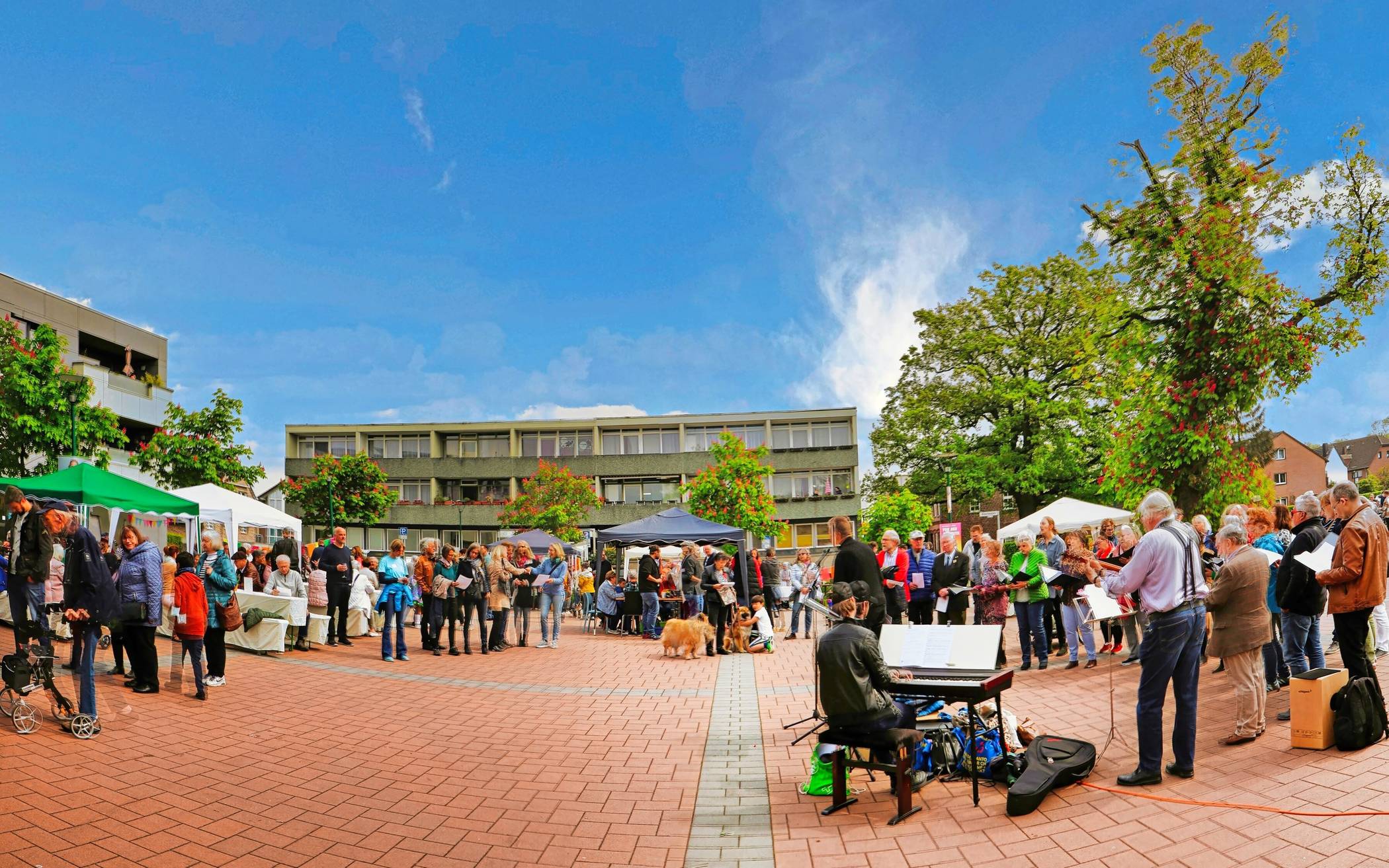 Die Bürgerinitiative „Lebendiger Minoritenplatz“ lädt heute zum Nachbarschaftsfest ein.  