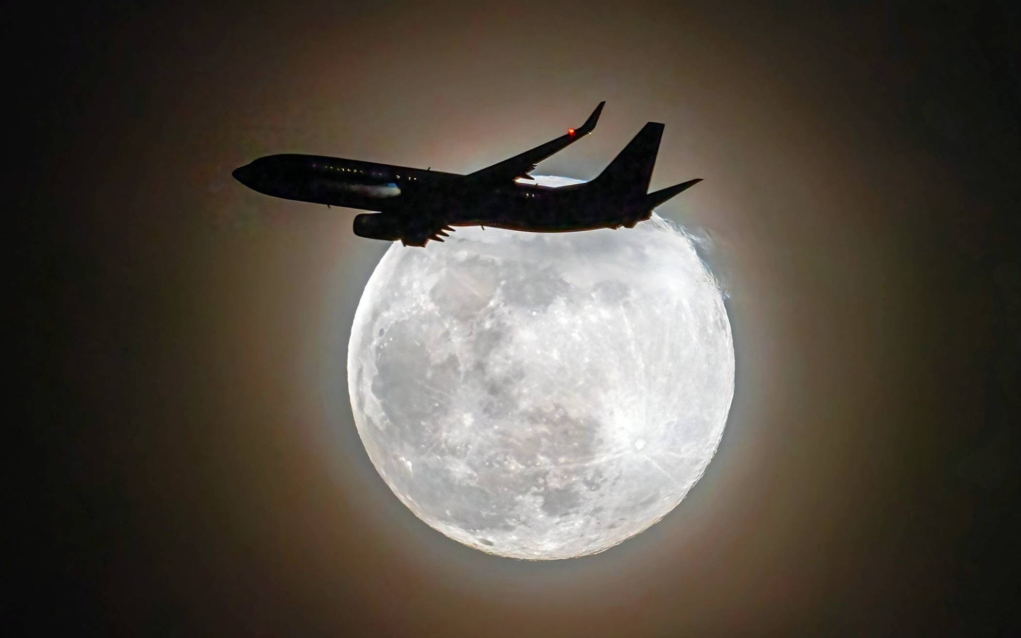 Dauerstreitthema: die Nachtflüge am Düsseldorfer Flughafen.⇥Foto: