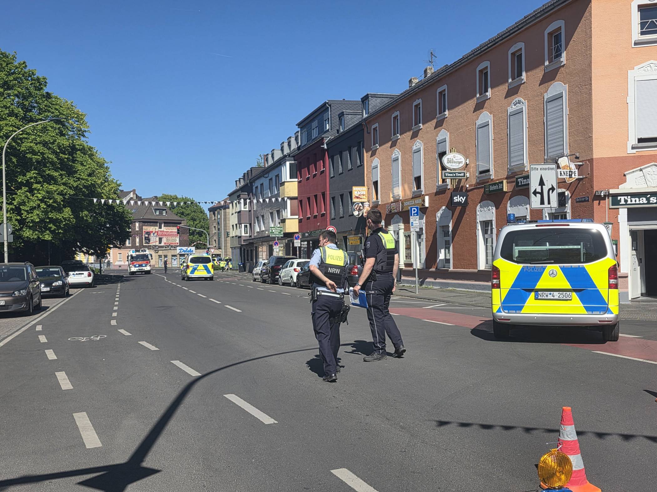  Schüsse an der Kreuzung Hittastraße/Aachener Straße: Am Freitagnachmittag gab es einen Großeinsatz der Polizei. 