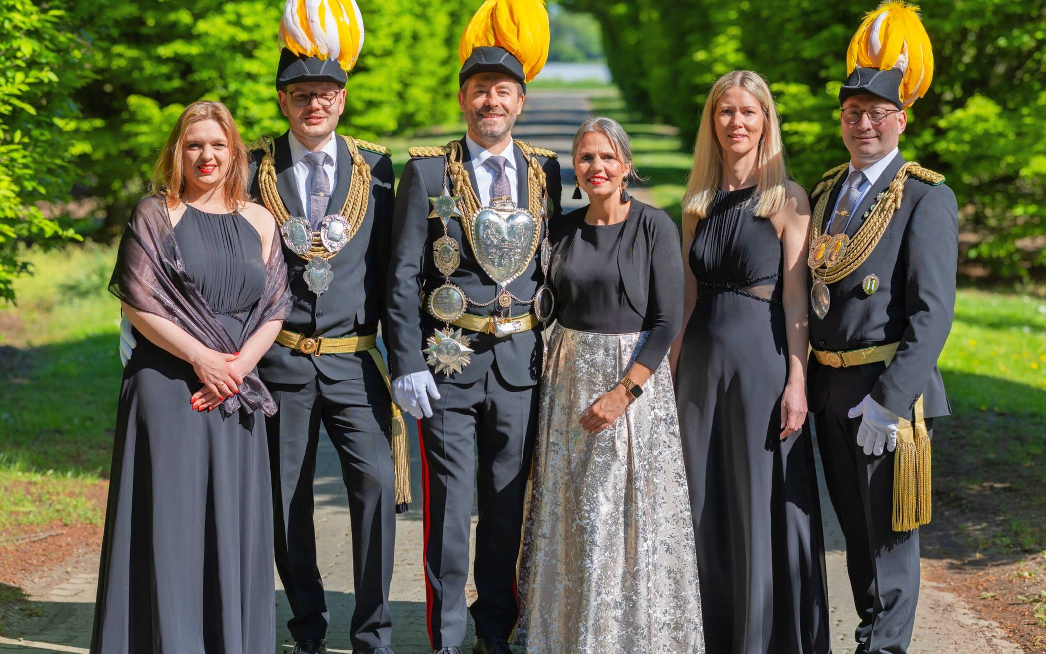 Das Königshaus freut sich auf ein rauschendes Fest: Simone Pipper-Kluth, Minister Yannick Pipper, König Andreas Herrmann, Steffi Herrmann, Lena Brauers und Minister Stephan Brauers (v.l.).