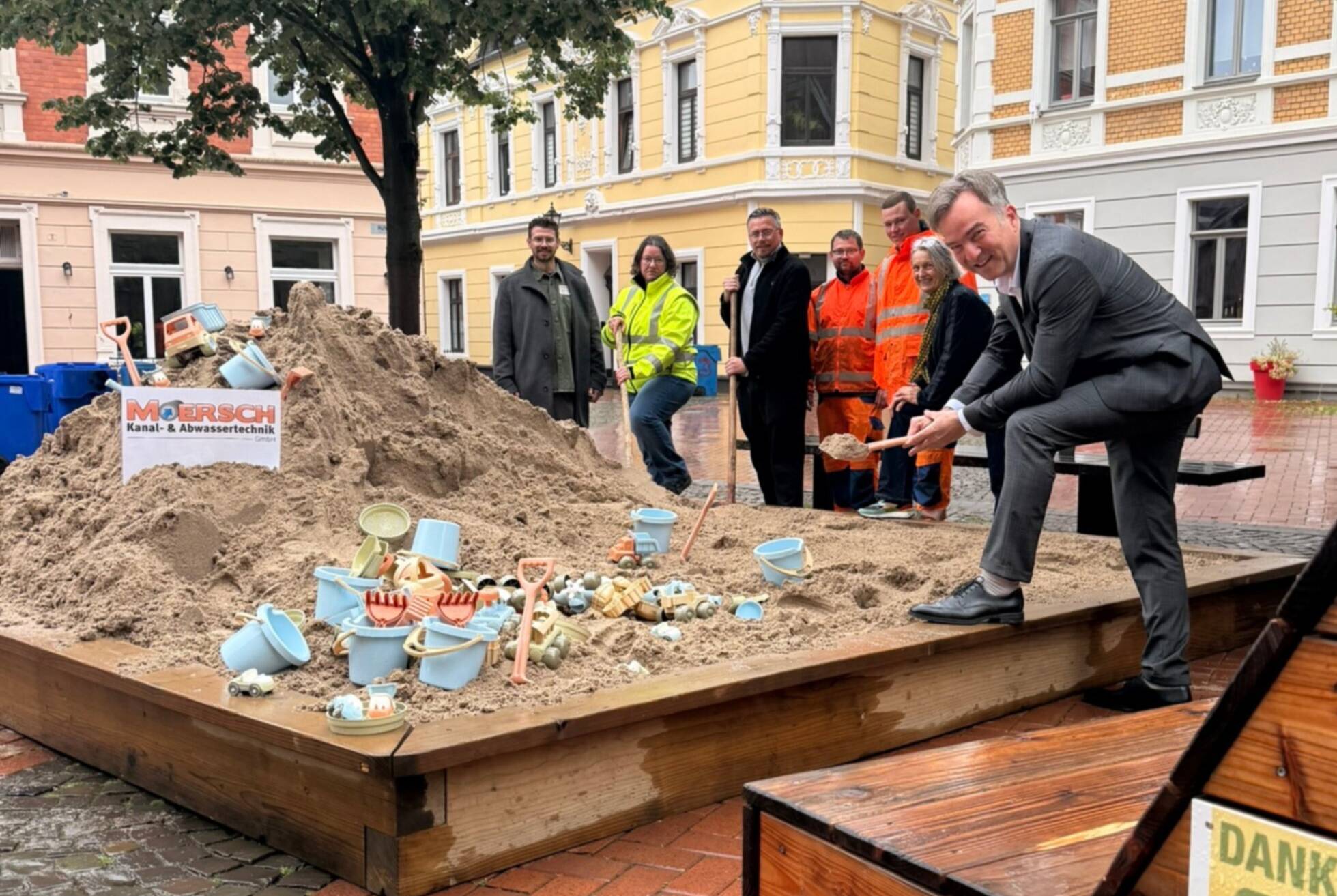  Der Sandkasten hat sich zu einem beliebten Aufenthaltsort in der Dülkener Innenstadt entwickelt. 