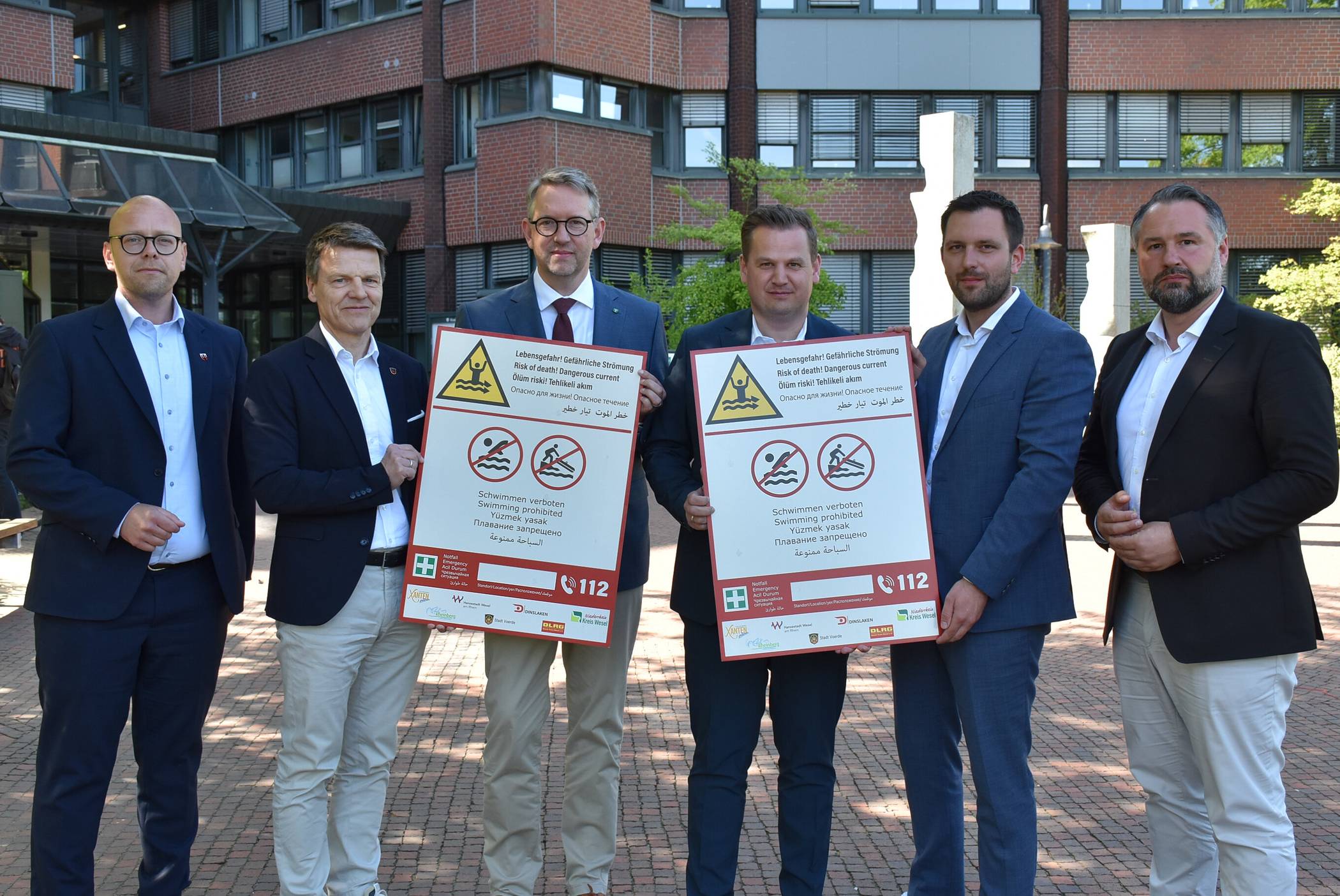  Simon Panke (Bürgermeister Dinslaken), Dirk Haarmann (Bürgermeister Voerde), Landrat Ingo Brohl, Rainer Benien (Bürgermeister Wesel), Philipp Richter (Bürgermeister Rheinberg) und Rafael Zur (Bürgermeister Xanten) 