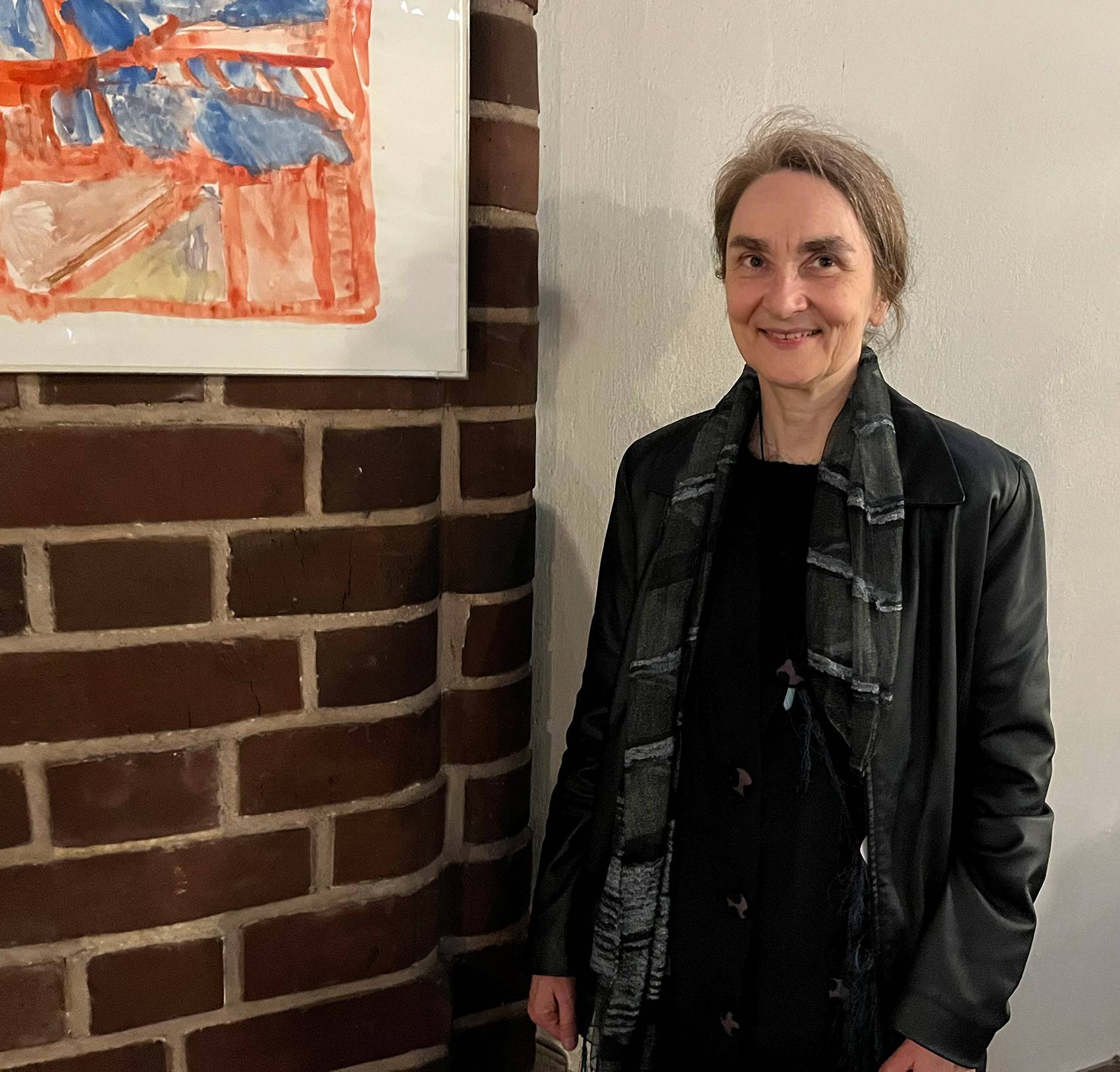  Astrid Kramer hat die Ausstellung „Rüdiger Kramer: Werke – und das ganz normale Gesicht“ in der Johanniskirche umgesetzt. 