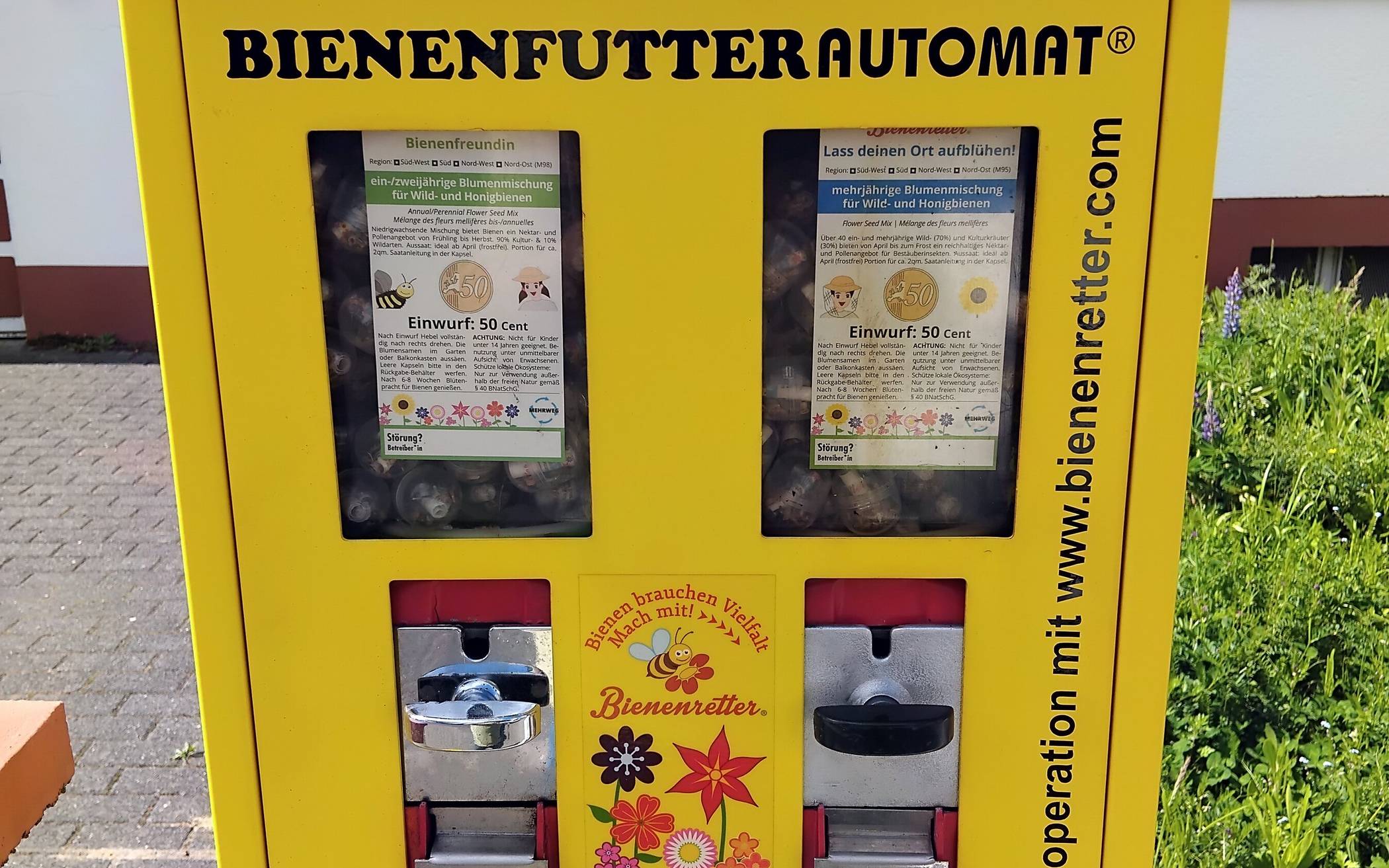 Der Bienenfutterautomat steht am Kampweg 35.