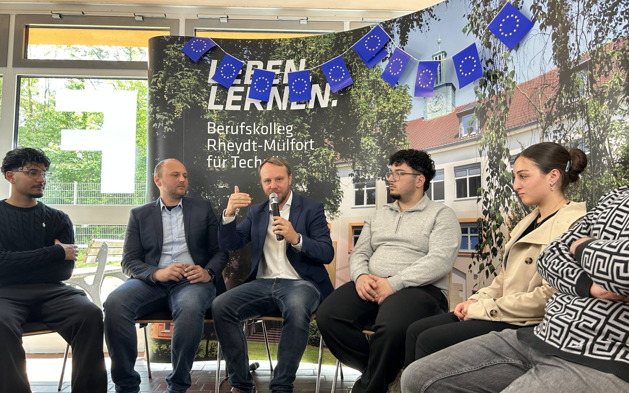Schülerinnen und Schüler des Berufskollegs Rheydt-Mülfort