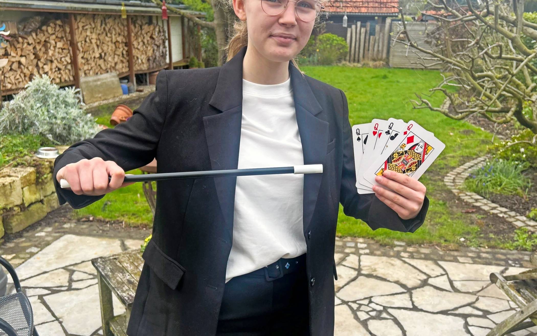 Die 15-jährige Anna Wennmacher liebt die Zauberei.   