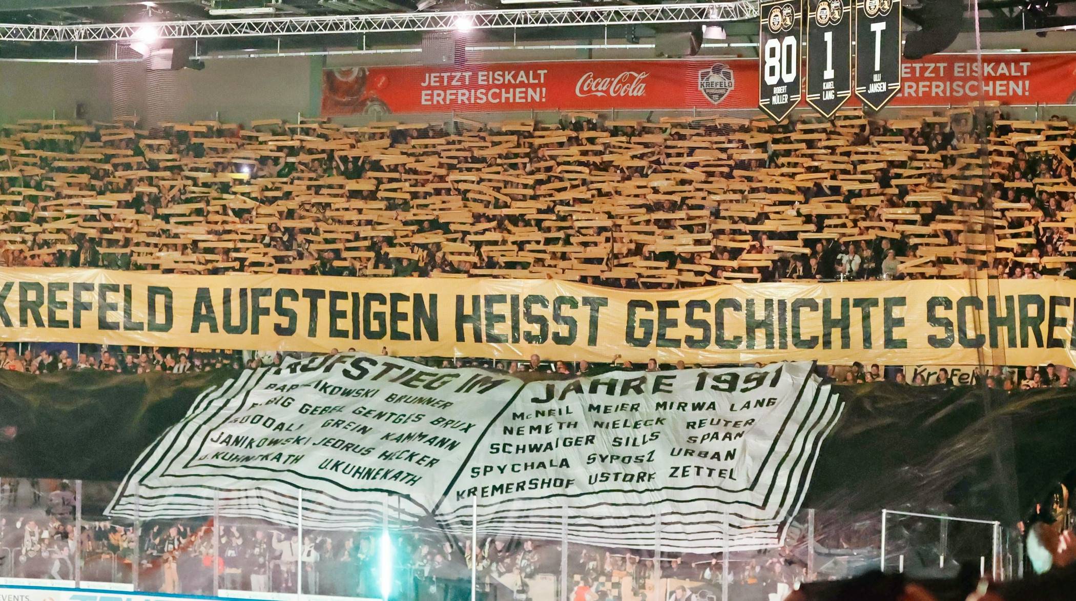Die Fans der Pinguine fiebern dem Aufstiegstraum schon lange entgegen. 