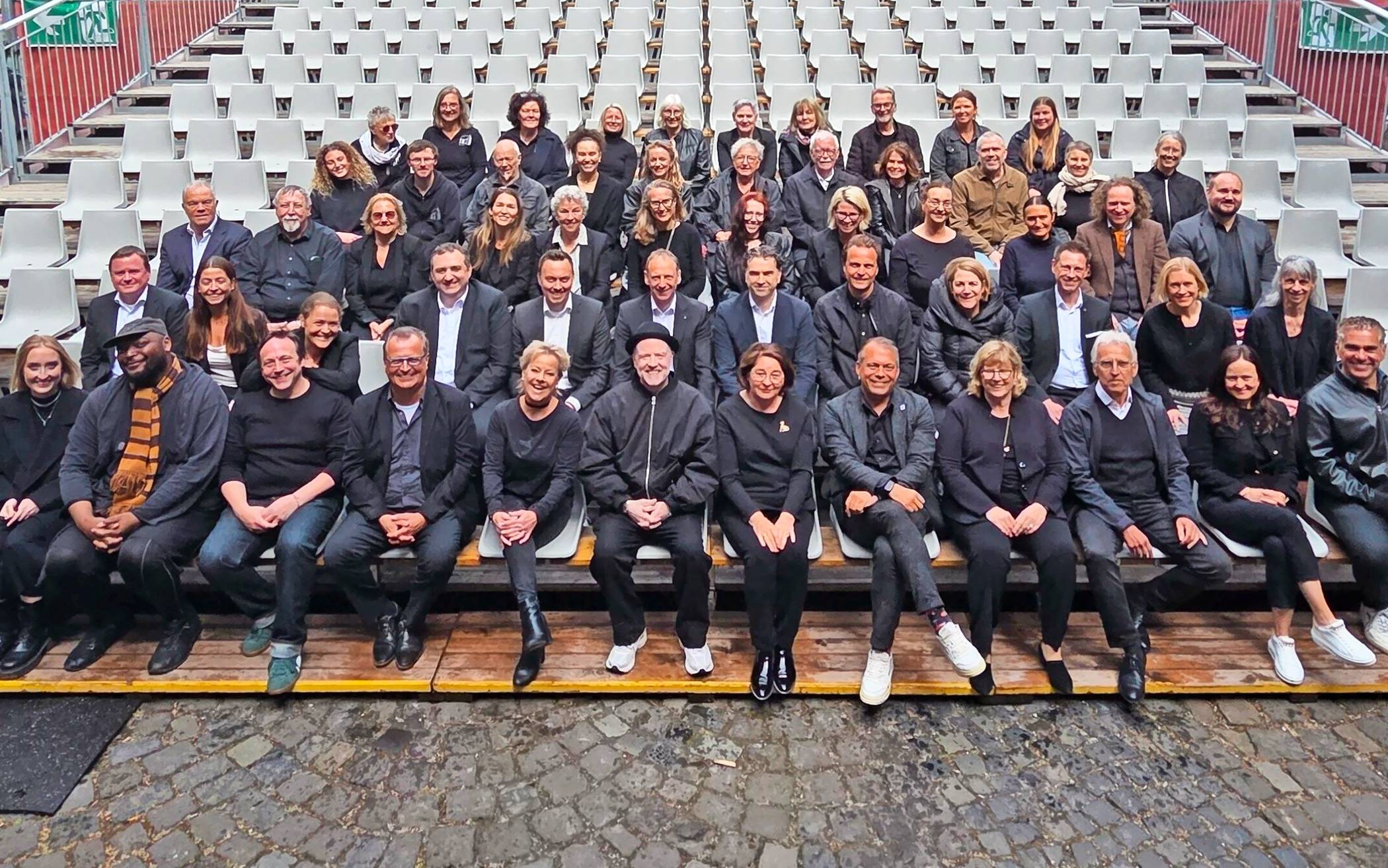  Das komplette Ensemble nebst Sponsoren hat sich am Montag dieser Woche vorgestellt.  