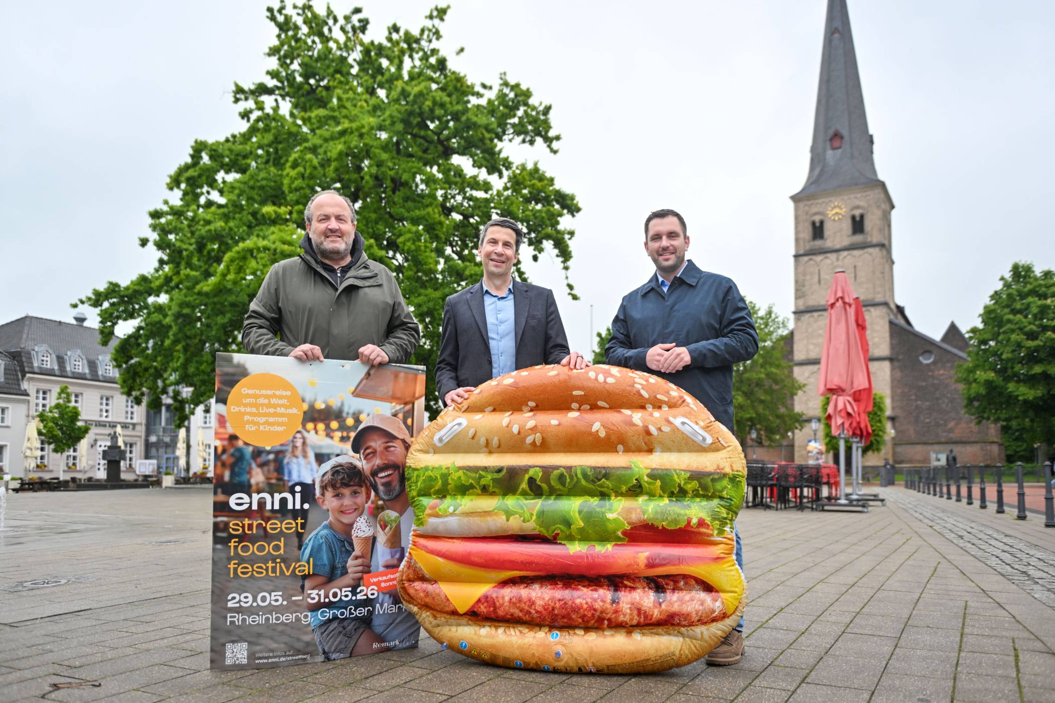  Veranstalter Marcus Remark, Enni-Geschäftsführer Stefan Krämer und Bürgermeister Philipp Richter, die das Festival mit Spannung erwarten. 