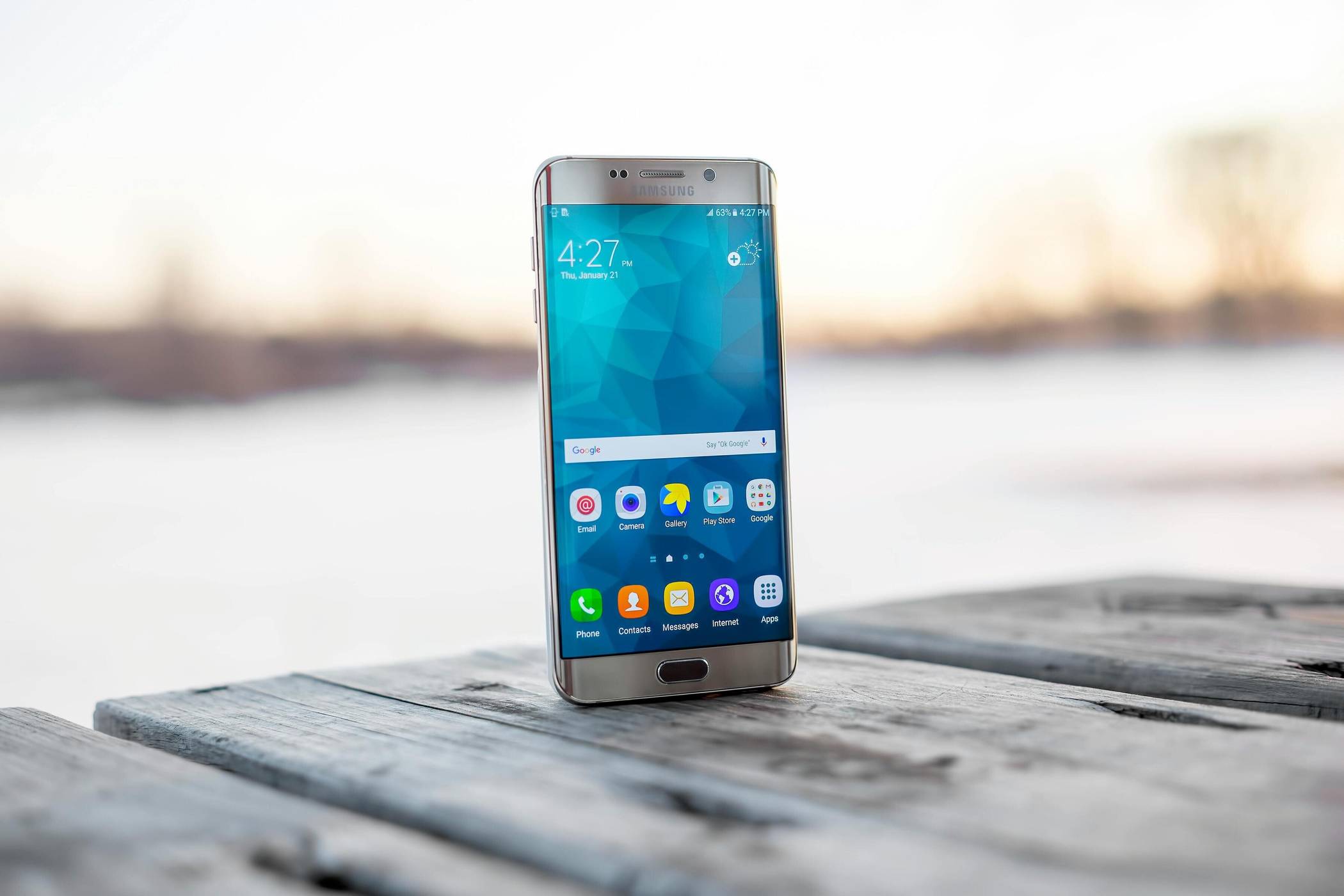 Neue Smartphone-Regel: Akkus sollen bald wieder austauschbar sein