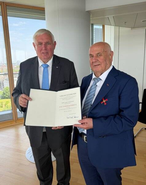 Verdienstorden für Handelmann