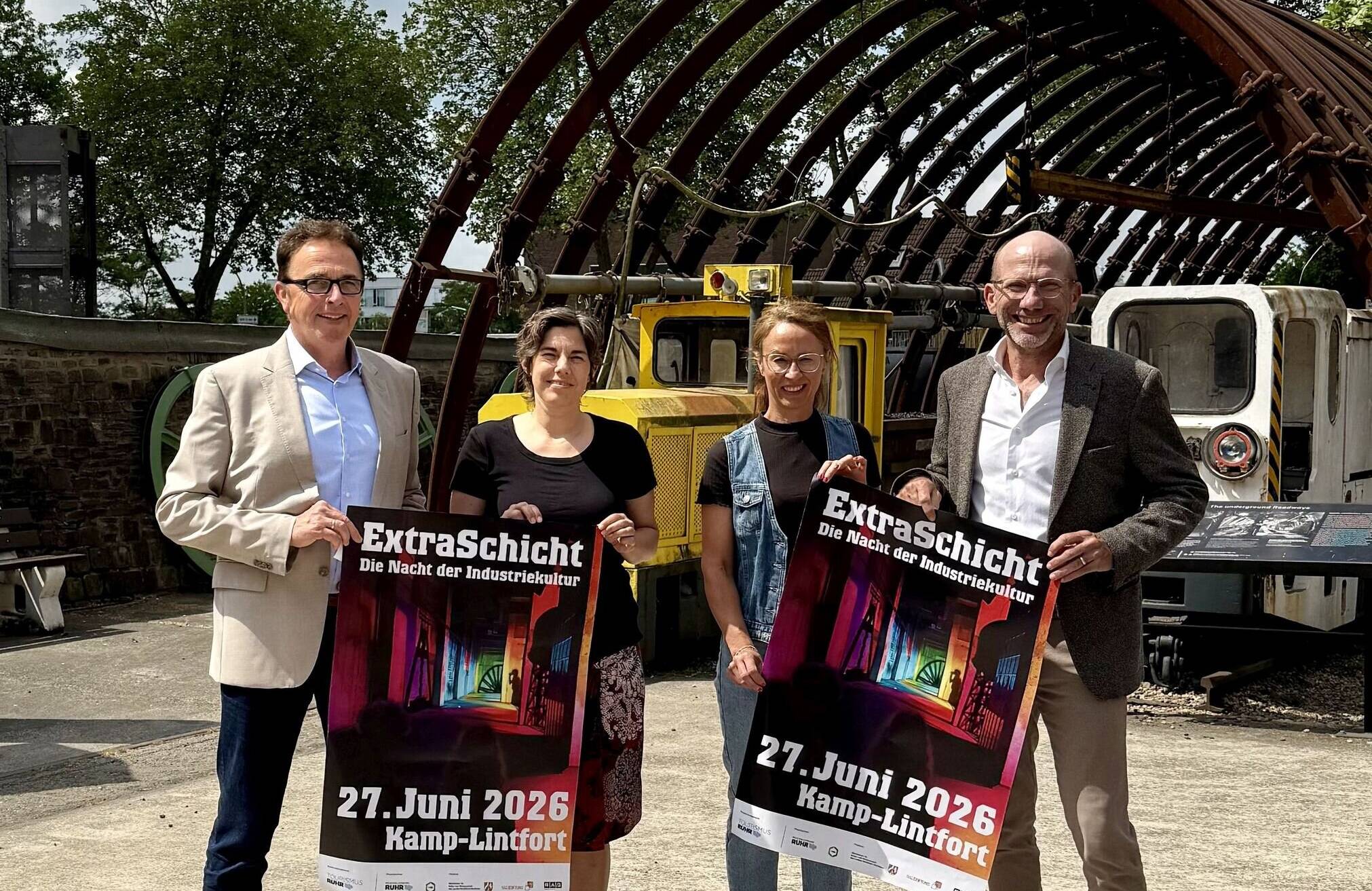 Bürgermeister Prof. Dr. Christoph Landscheidt, Susanne Rous (Amtsleitung Kulturbüro), Jennifer Wachtendonk (stellv. Amtsleitung Kulturbüro) und Kulturdezernent Dr. Christoph Müllmann stellten das Programm zur ExtraSchicht vor. 