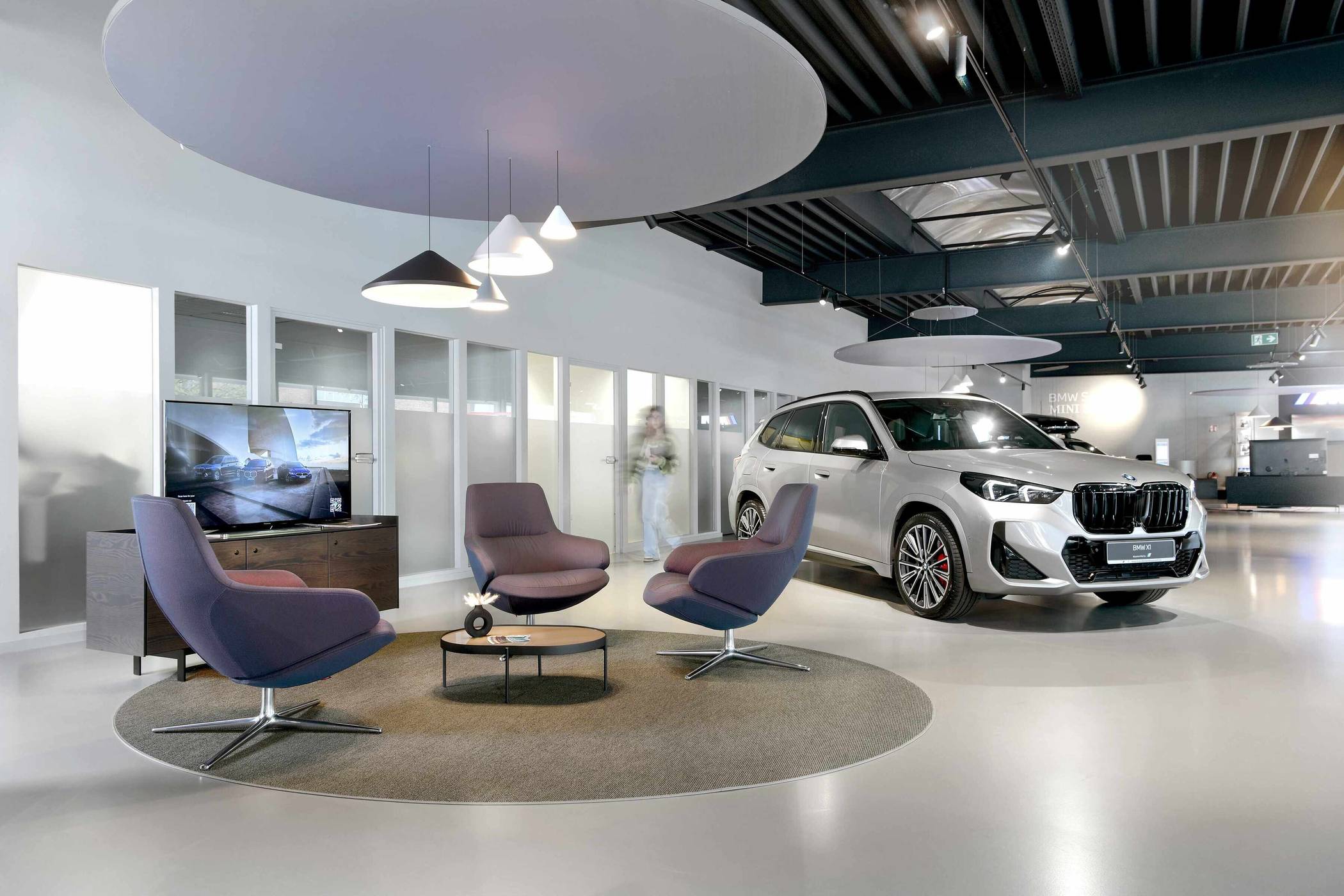  Die neu gestalteten BMW- und im MINI-Showrooms in Krefeld sind einen Besuch wert. 