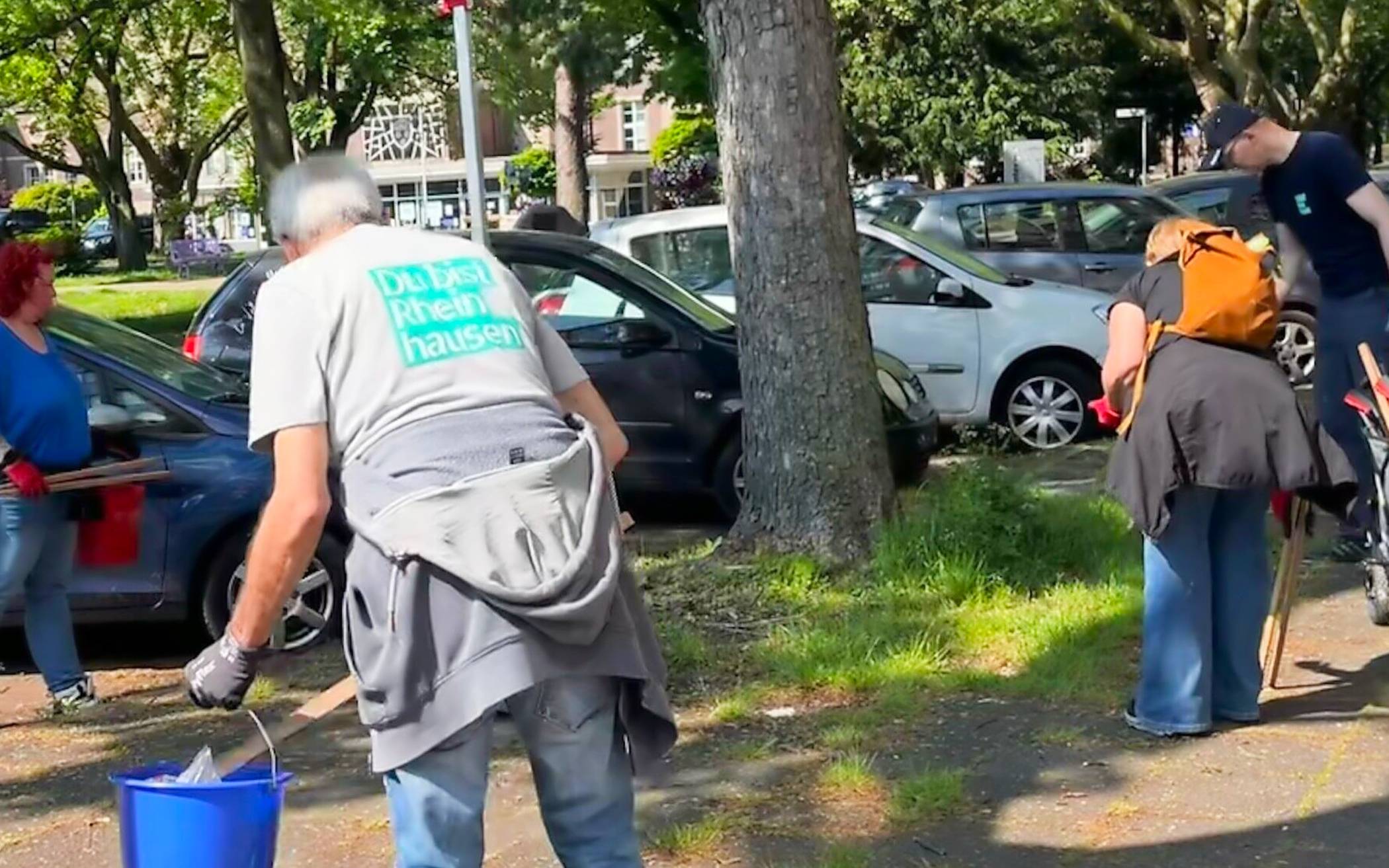 Gemeinsam geht’s leichter: bei einer Dreck-weg-Aktion von „Du bist Rheinhausen“. 
