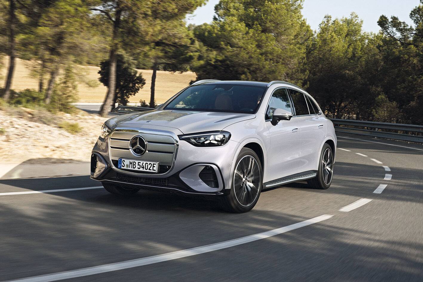 Den neuen vollelektrischen Mercedes-Benz GLC können Sie ab sofort bei Herbrand probefahren. Energieverbrauch GLC 400 4MATIC mit EQ Technologie kombiniert: 15,8 kWh/100 km, CO2-Emissionen kombiniert: 0 g/km , CO2-Klasse: A.