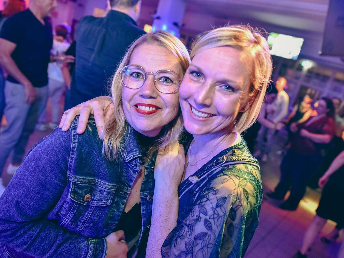 Ü30-Party auf der Krefelder Rennbahn
