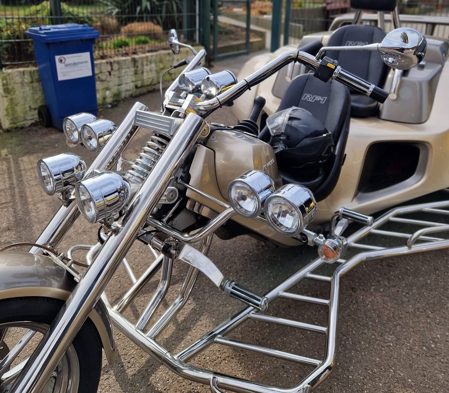 Die Erlöse aus den Trikefahrten kommen zu 100% den Tieren aus dem Moerser Tierheim zugute. 