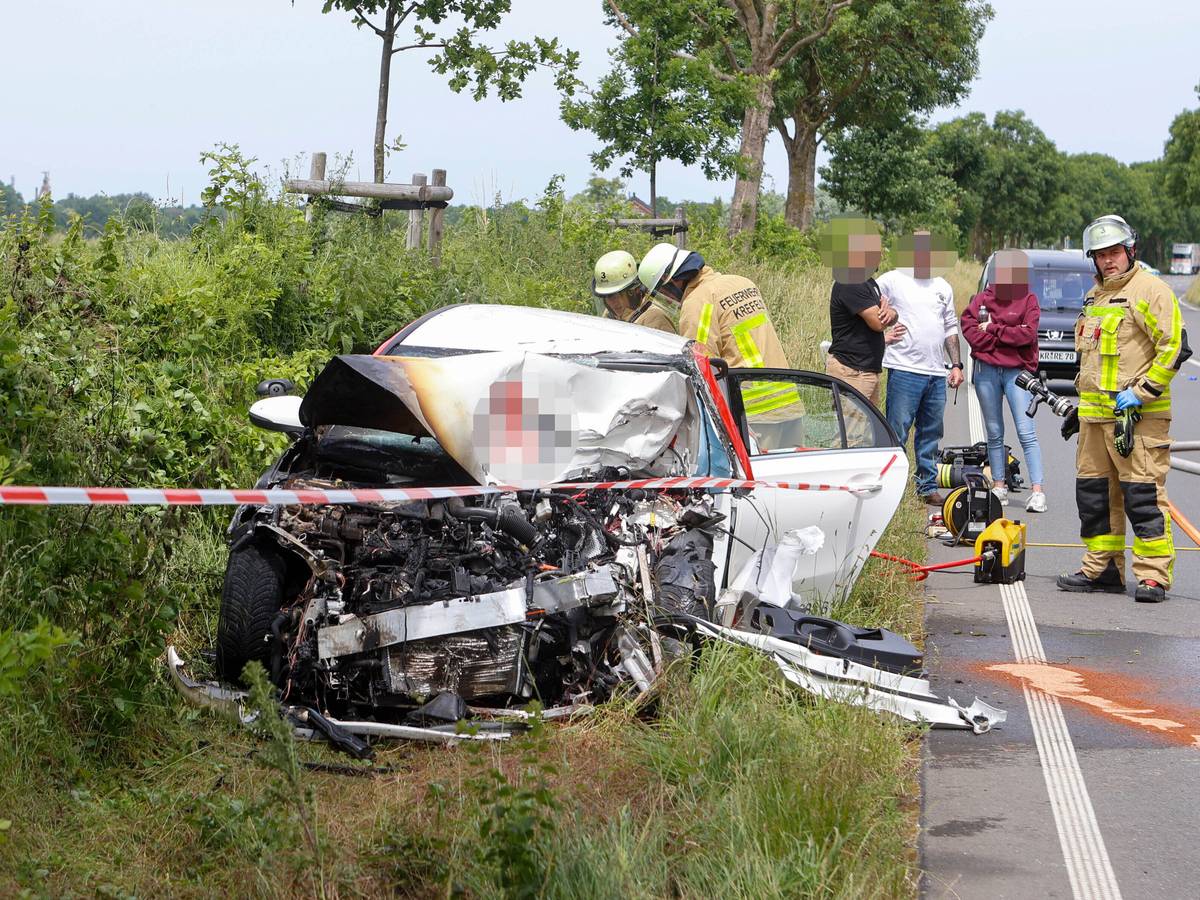 Schwerer Unfall auf der Venloer Straße (B9)

