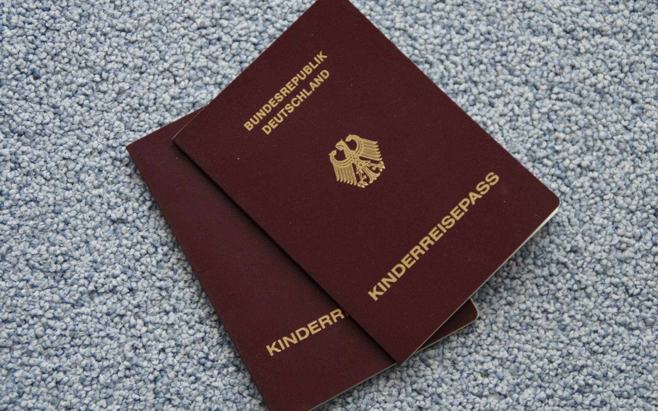 Ausweis und Pass rechtzeitig beantragen