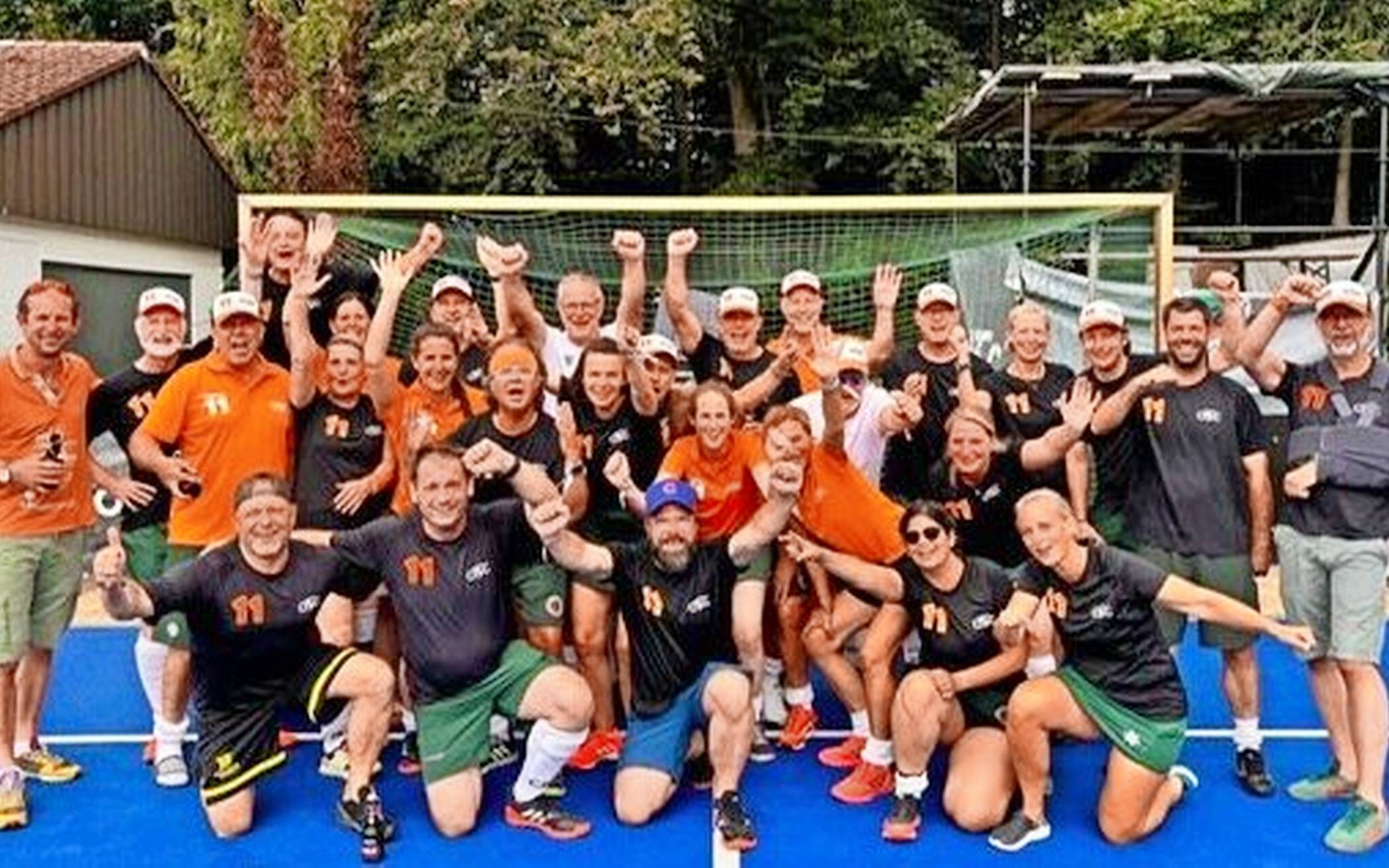 Bei der Elternhockey EM steht der Spaß und das gesellige Miteinander im Vordergrund. 