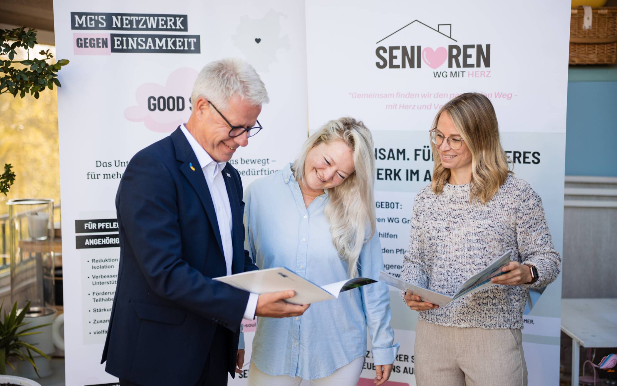 Stellten den Gründungsreport vor (v.l.): IHK-Hauptgeschäftsführer Jürgen Steinmetz, Gründerin Hannah Kramer und IHK-Existenzgründungsberaterin Stephanie Efertz. 