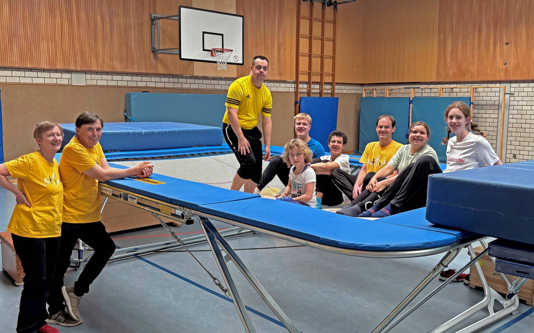 In der Sporthalle der Hubertusschule toben