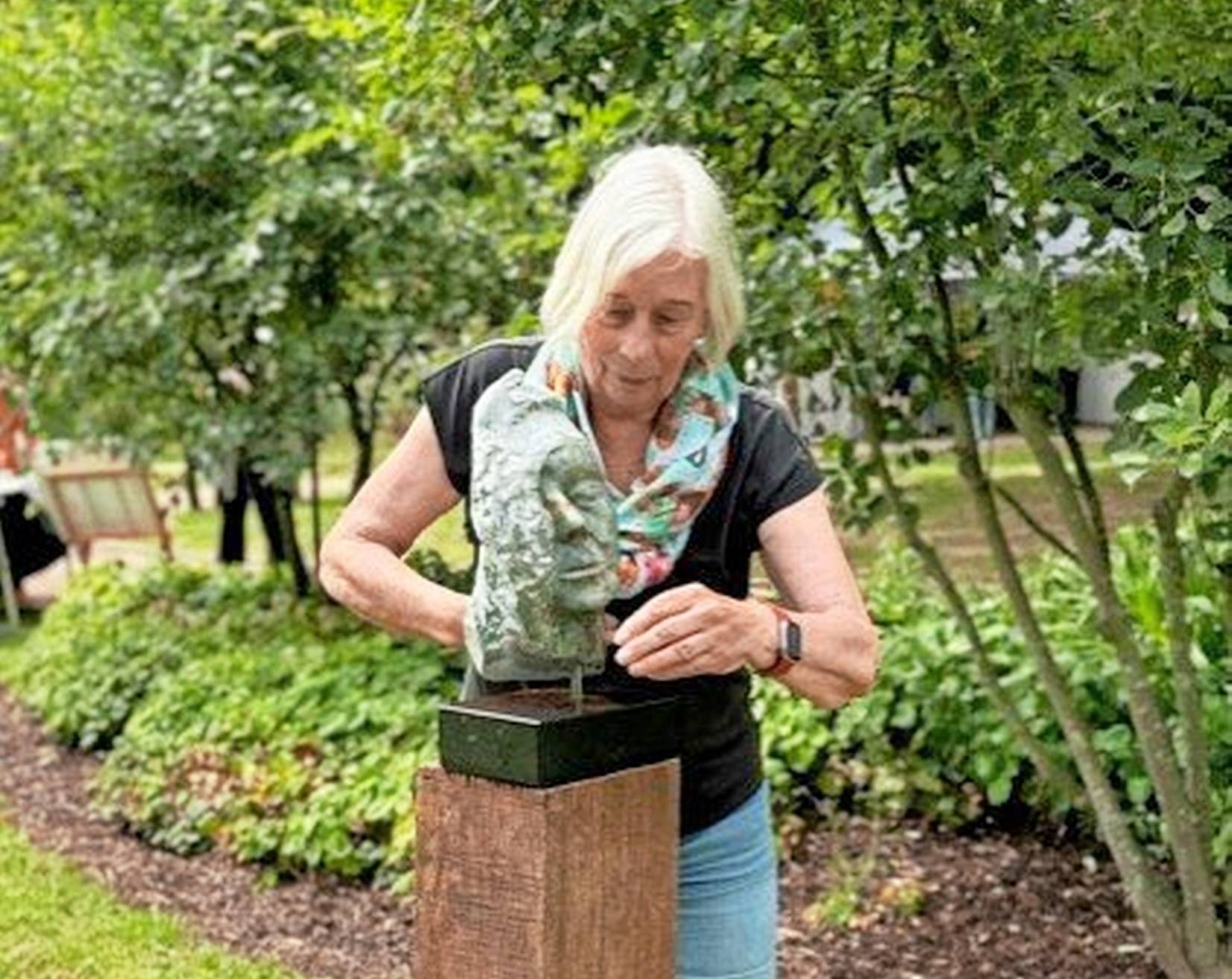 Die Künstlerin Ellen von der Linden