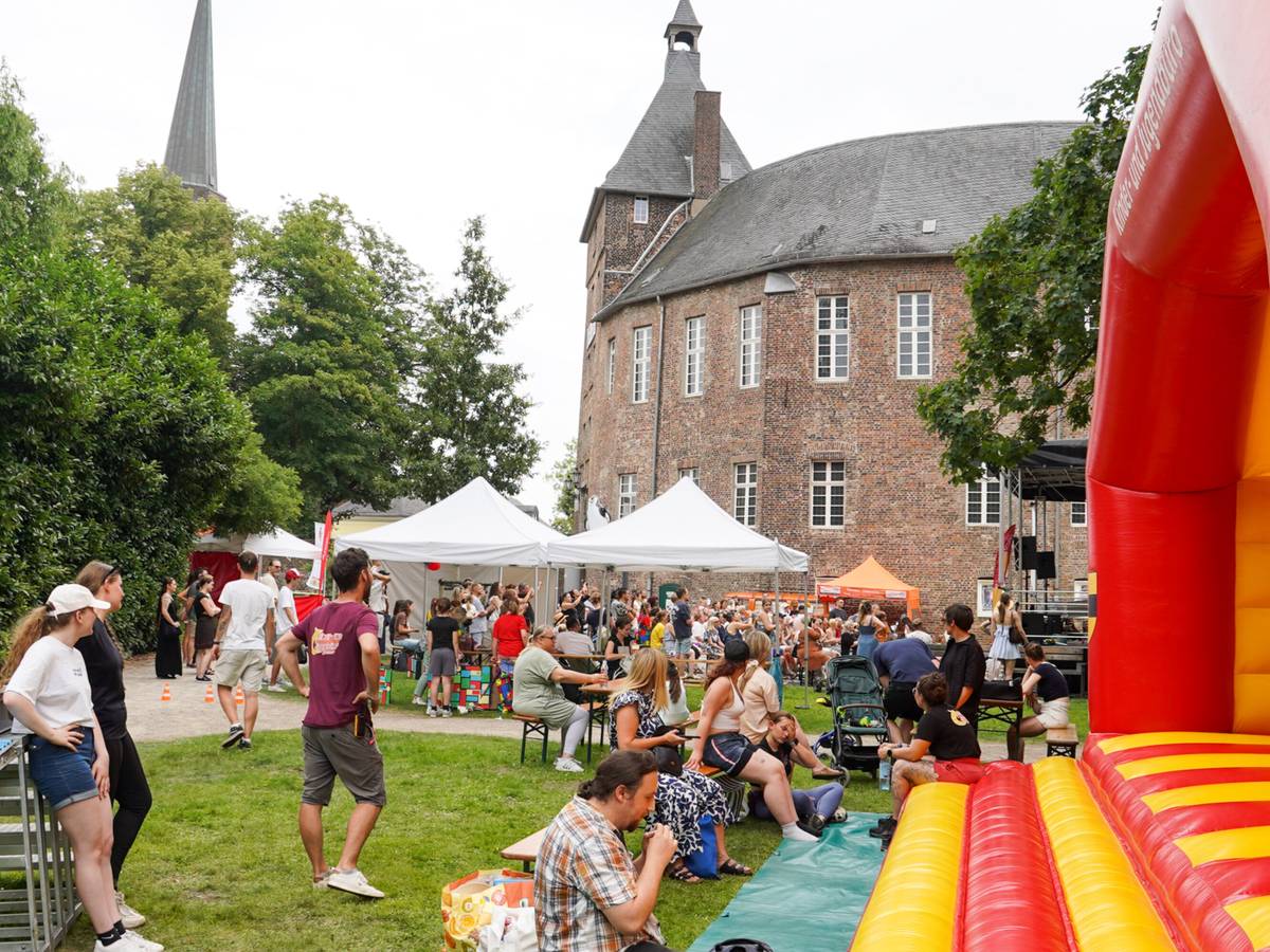 Ideen, Musik und Mitmachaktionen vor dem Schloss