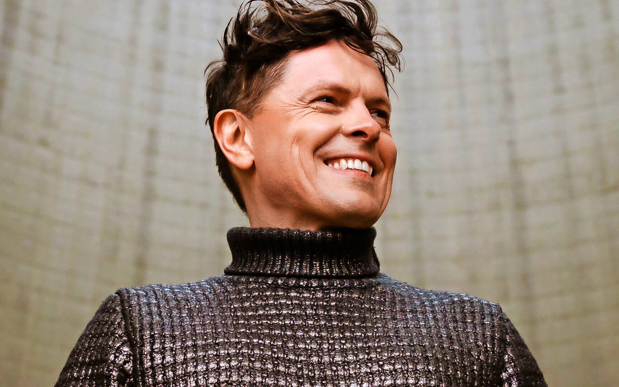 Am 26. Juli kommt er mit „Traces“ in den SparkassenPark: Michael Patrick Kelly. 