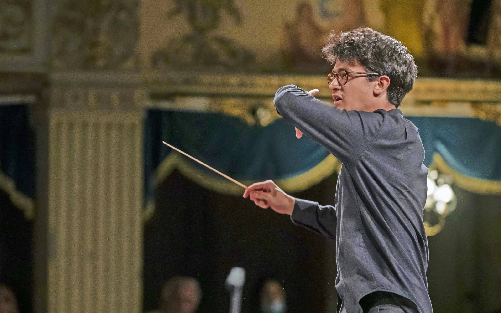 Giovanni Conti dirigiert das letzte Sinfoniekonzert der Saison in Mönchengladbach. 