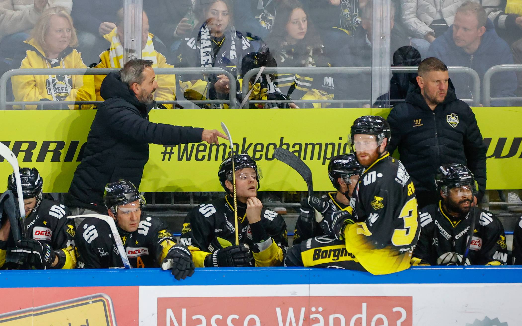 Pinguine starten gegen Bremerhaven und in Straubing