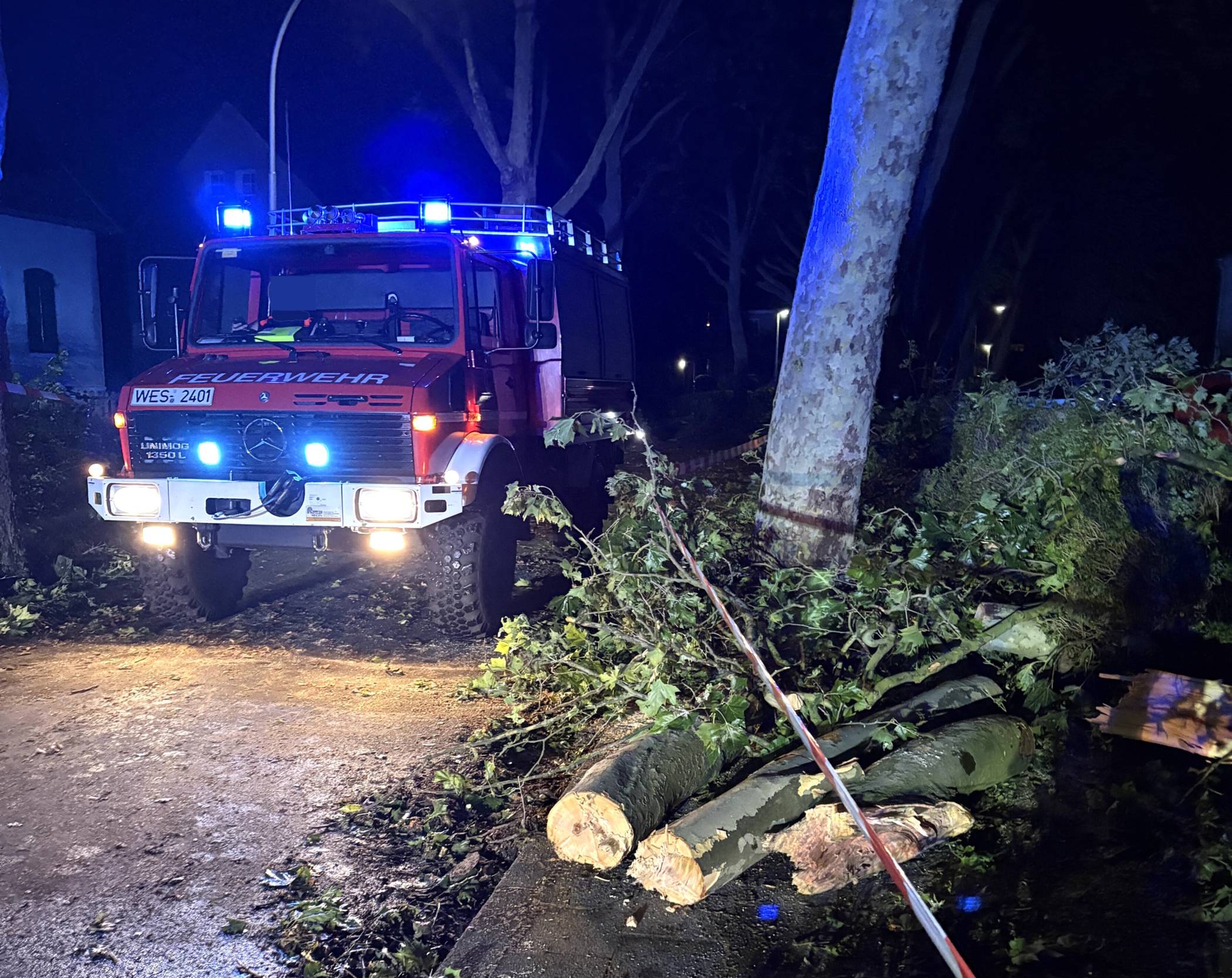 Hitze und Unwetter: Einsatzreiches Wochenende für die Feuerwehr Moers