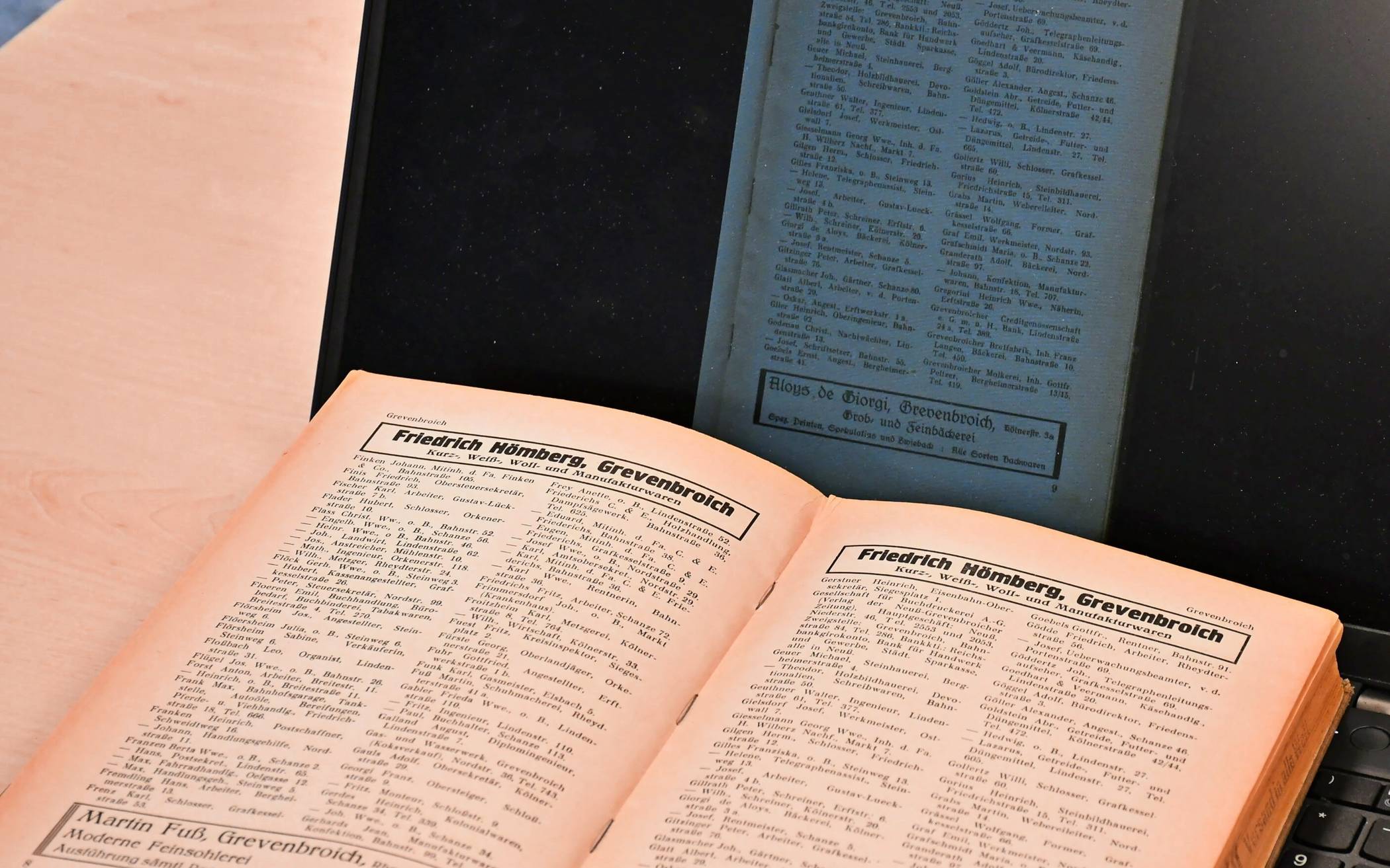 Historische Adressbücher von Rhein, Erft und Gillbach sind jetzt leicht nutzbar. 