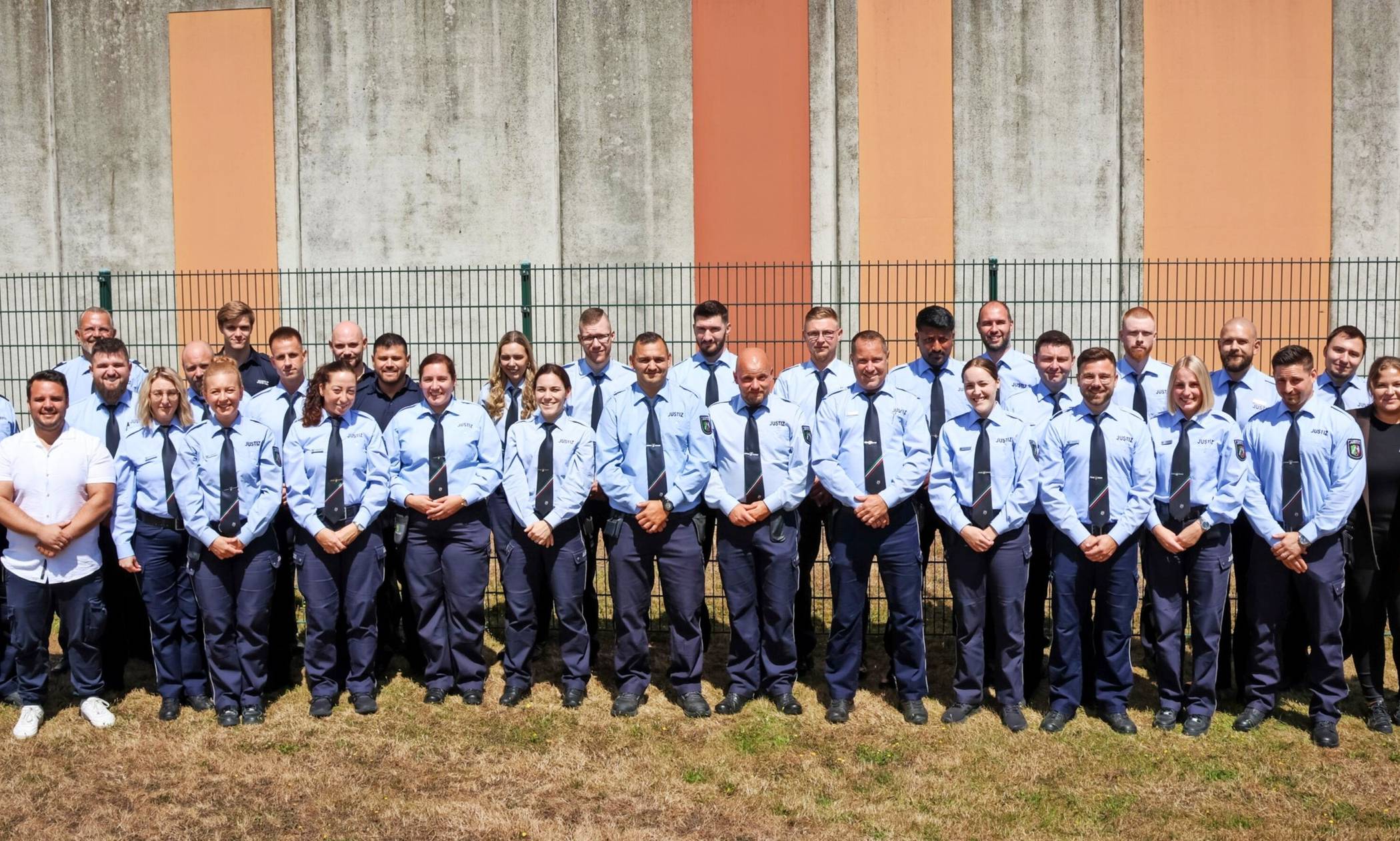 Am 1. Juli 2026 haben 30 Menschen in der JVA Willich I einen neuen beruflichen Abschnitt begonnen oder erfolgreich abgeschlossen.