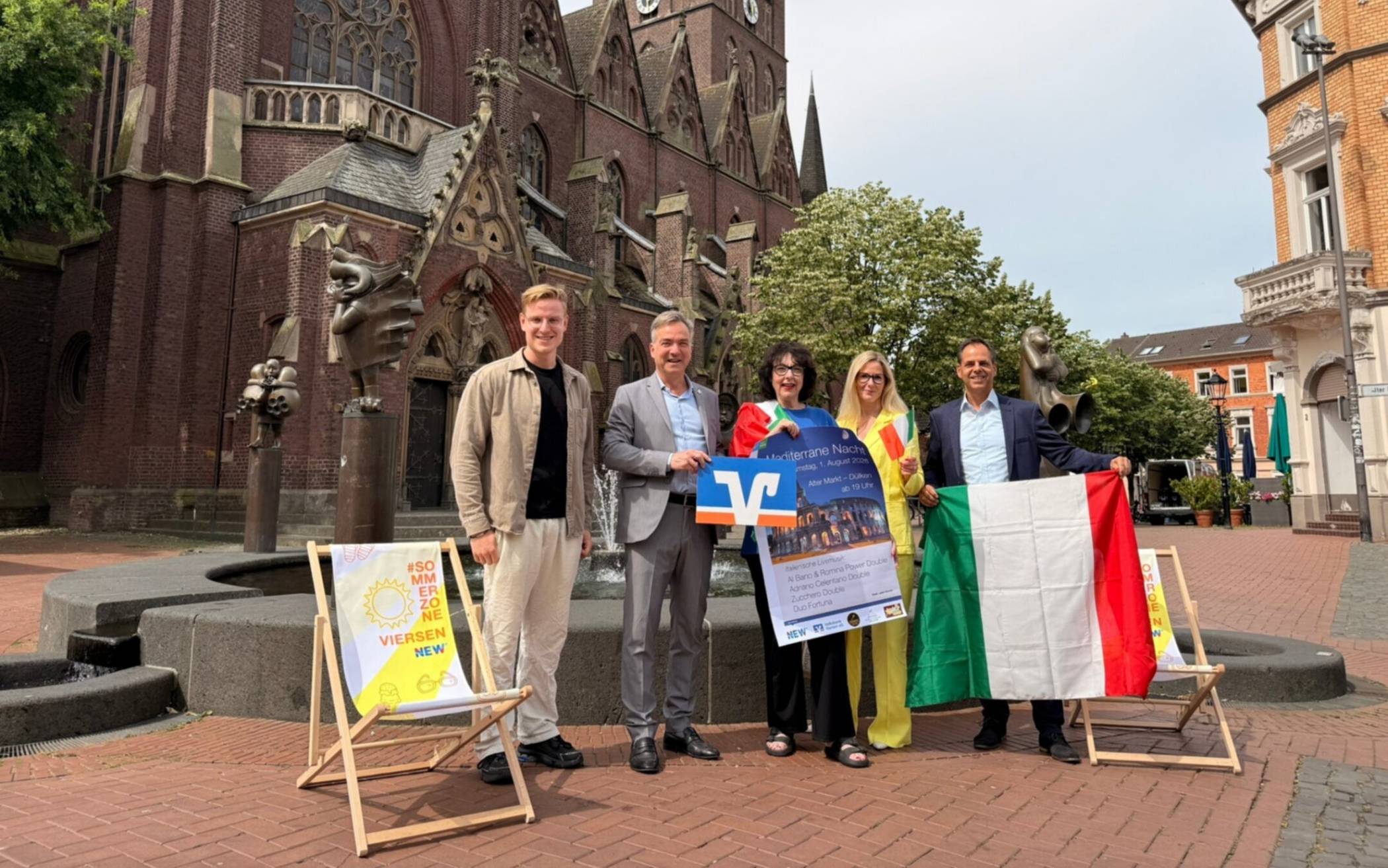  Freuen sich auf die Mediterrane Nacht (v.l): Florian Heinrichs Citymanagement, Bürgermeister Christoph Hopp, Concetta Cillufo (Pizzeria San Marco), Claudia Wolters (NEW), Michael Willemse (Volksbank Viersen).     