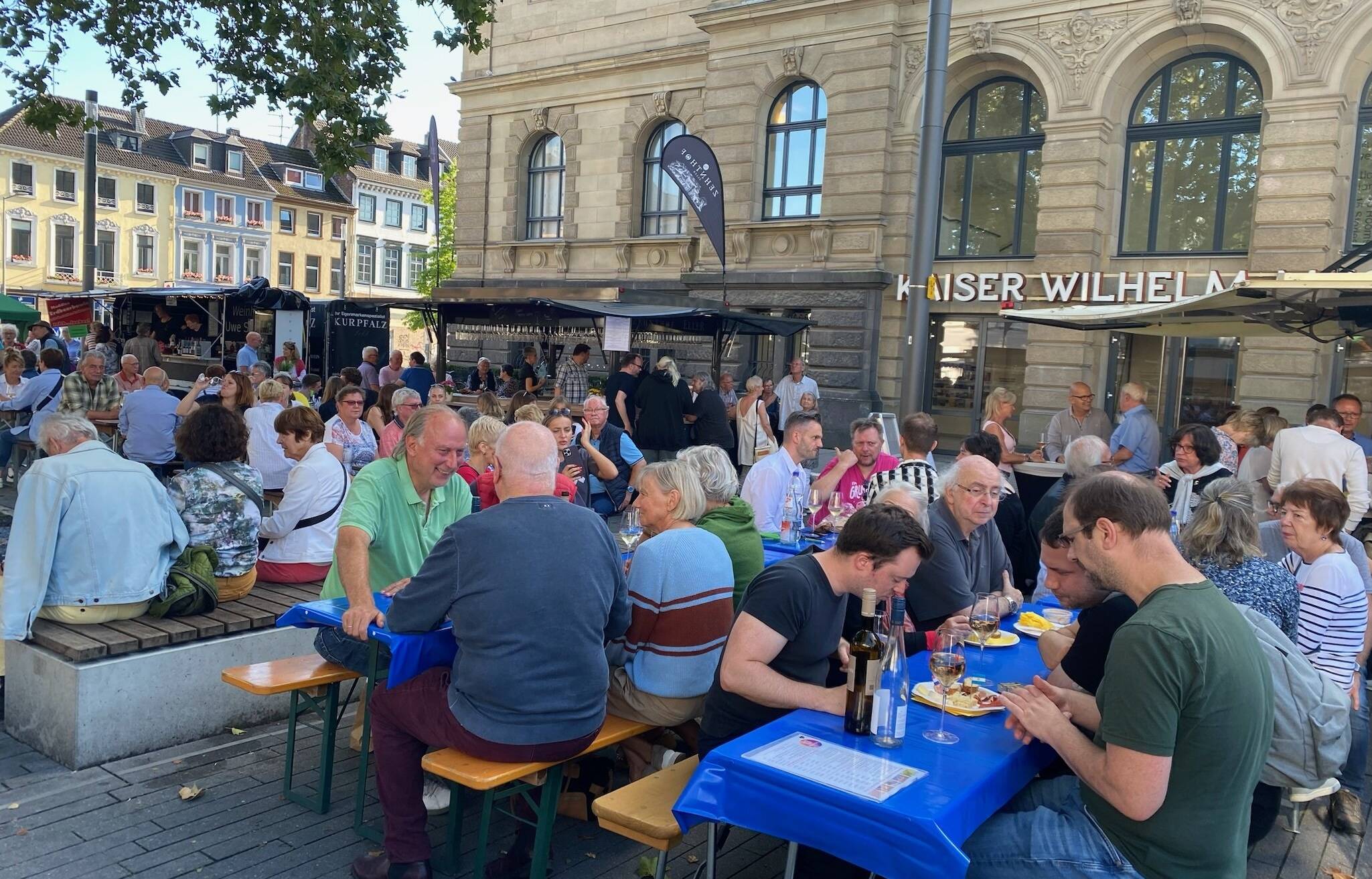 Krefelder Weinfest unterstützt die Inklusion im Karneval