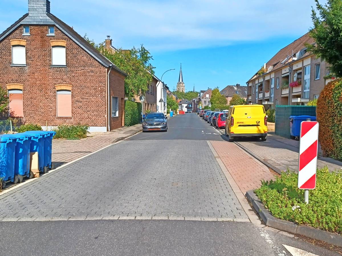 Fahrbahnarbeiten ab Montag