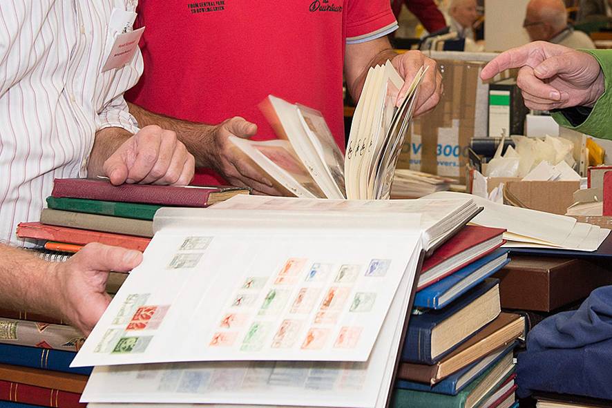 Beim Briefmarken-Tauschtag am Sonntag, 30. August, treffen sich Sammler von Postwertzeichen und auch Münzen zwischen 9 und 14.30 Uhr im Casino der Sparkassen-Hauptstelle am Ostring 6 in Moers. 