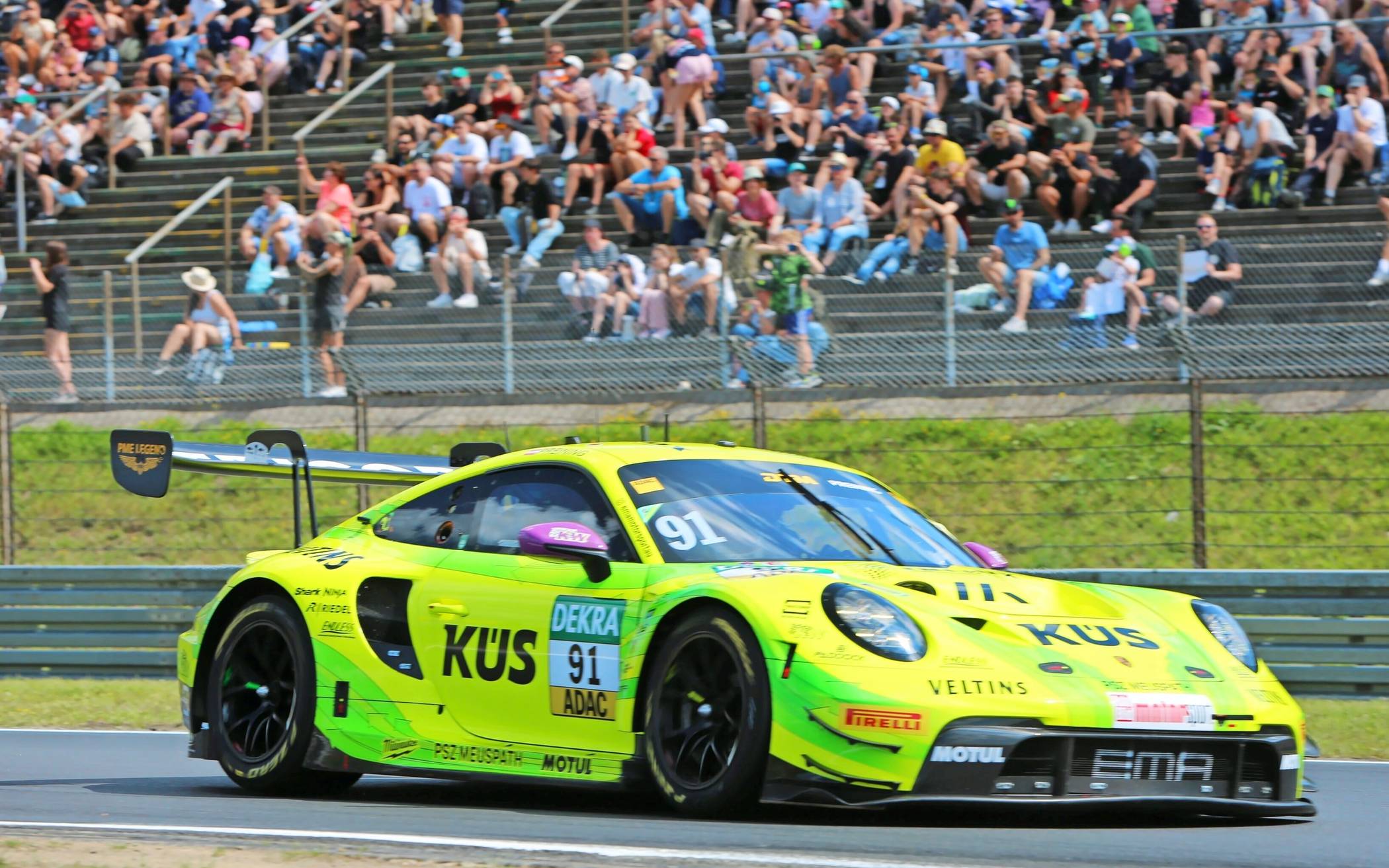 Porsche Pilot Thomas Preining gehört nach seiner beeindruckenden Vorstellung in Oschersleben auch am Nürburgring wieder zu den Favoriten auf den Sieg.  