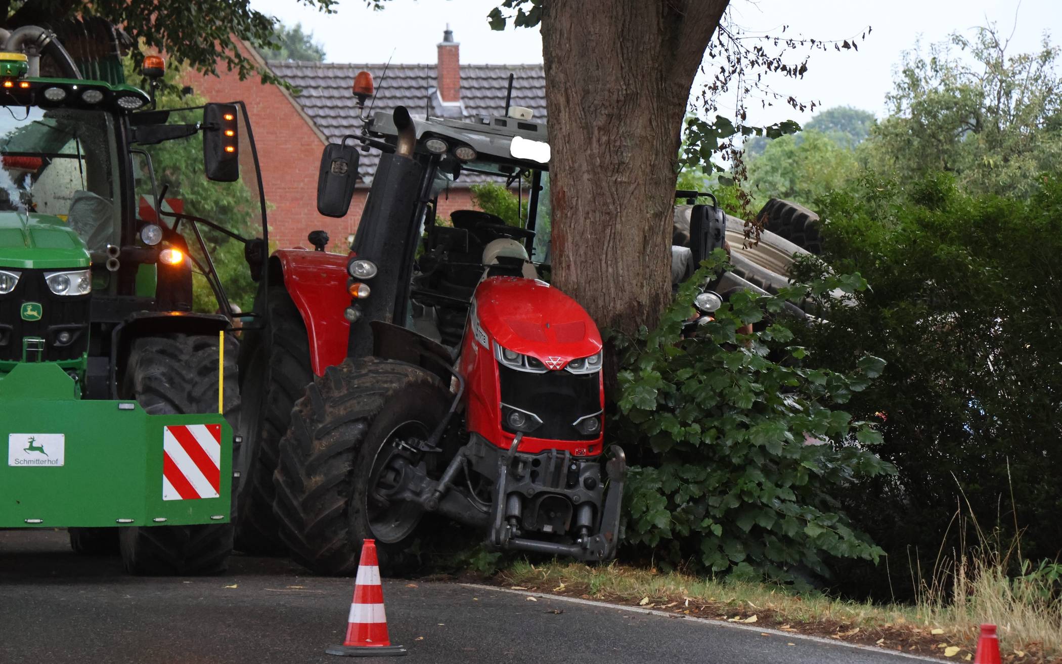 Tönisvorst: Unfall mit Traktor und Güllefass