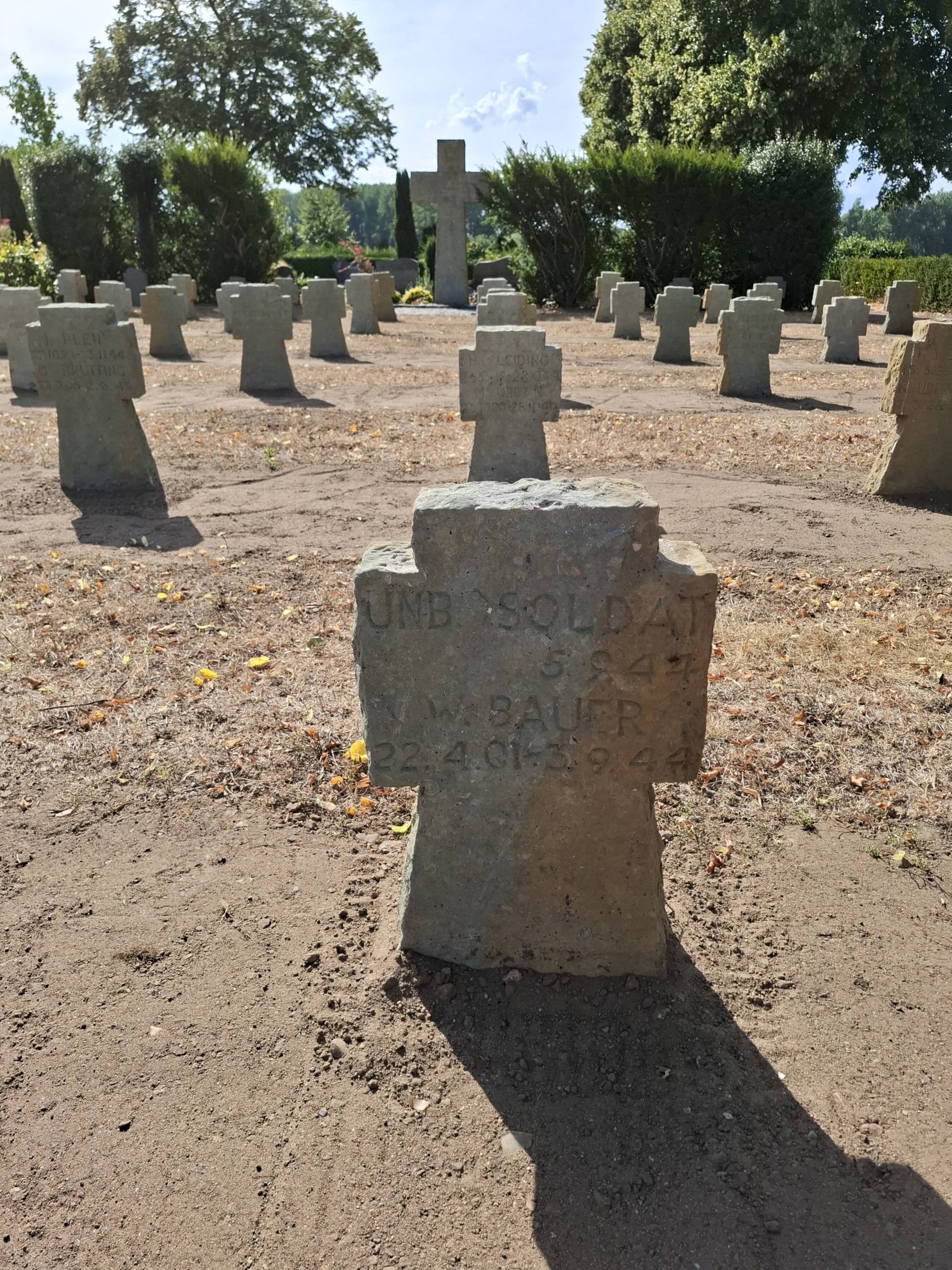 Soldatenfriedhof in Grefrath-Mülhausen würdevoll hergerichtet