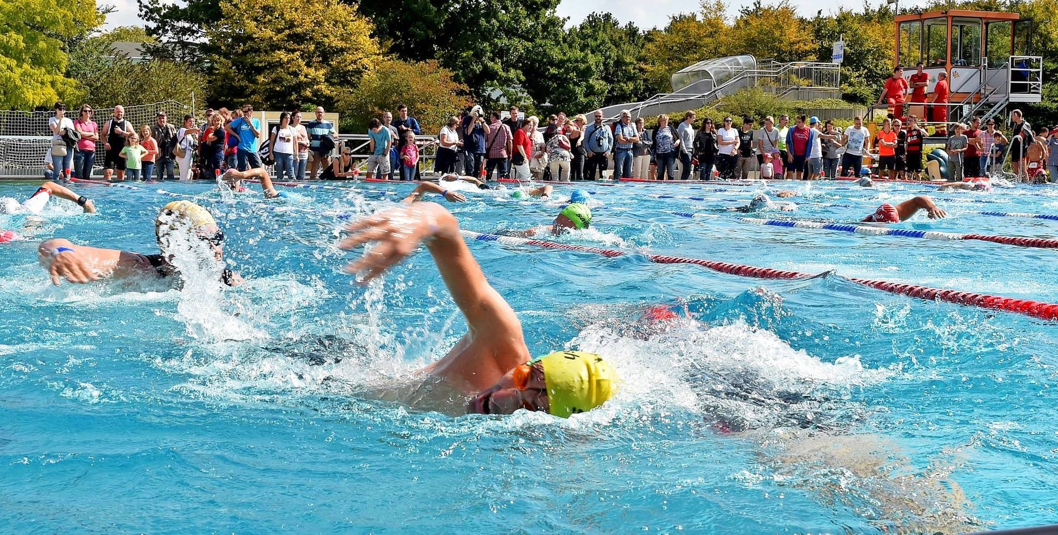  Heute geht es mit Radfahren, Laufen und Schwimmen wieder rund beim Willicher Triathlon. Foto: Archiv/Mocnik 