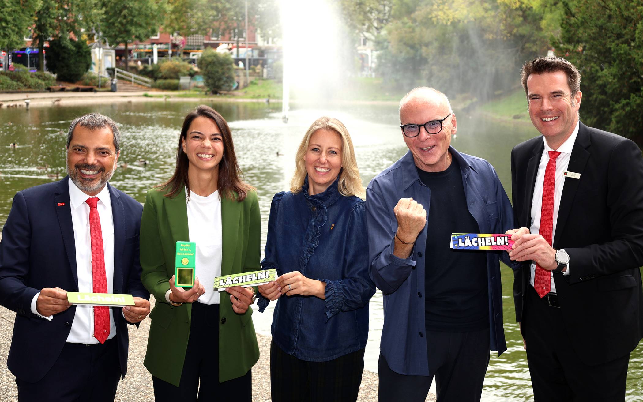 Sie freuen sich auf das besondere Festival: Giovanni Malaponti (Vorstandsvorsitzender des Hauptsponsors Sparkasse am Niederrhein), Gesundheitsmanagerin Vanessa Buth, Bürgermeisterin und Schirmherrin Julia Zupancic, Stiftungsgründer Freddy Fischer und Stefan Ertelt (Sparkasse am Niederrhein/v.l.). 