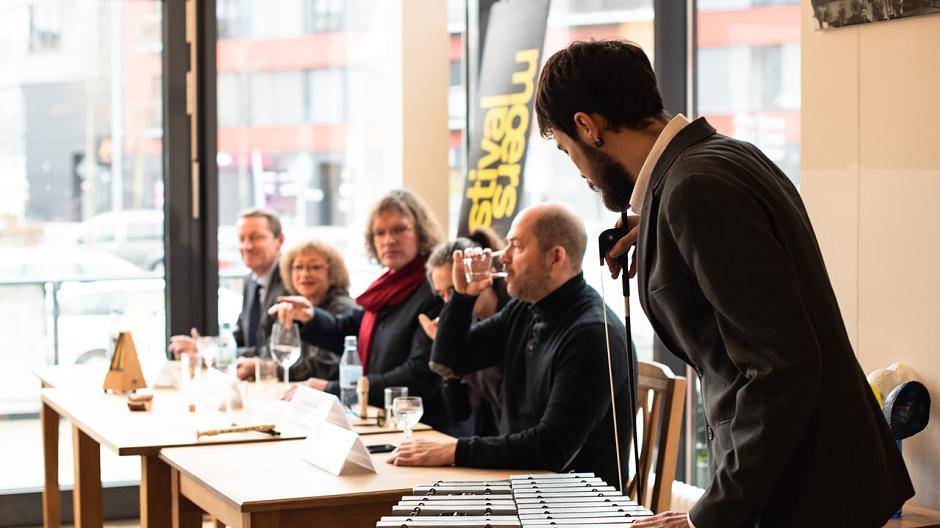  Auf einer Pressekonferenz am Donnerstag wurde der neue improviser in residence vorgestellt. 