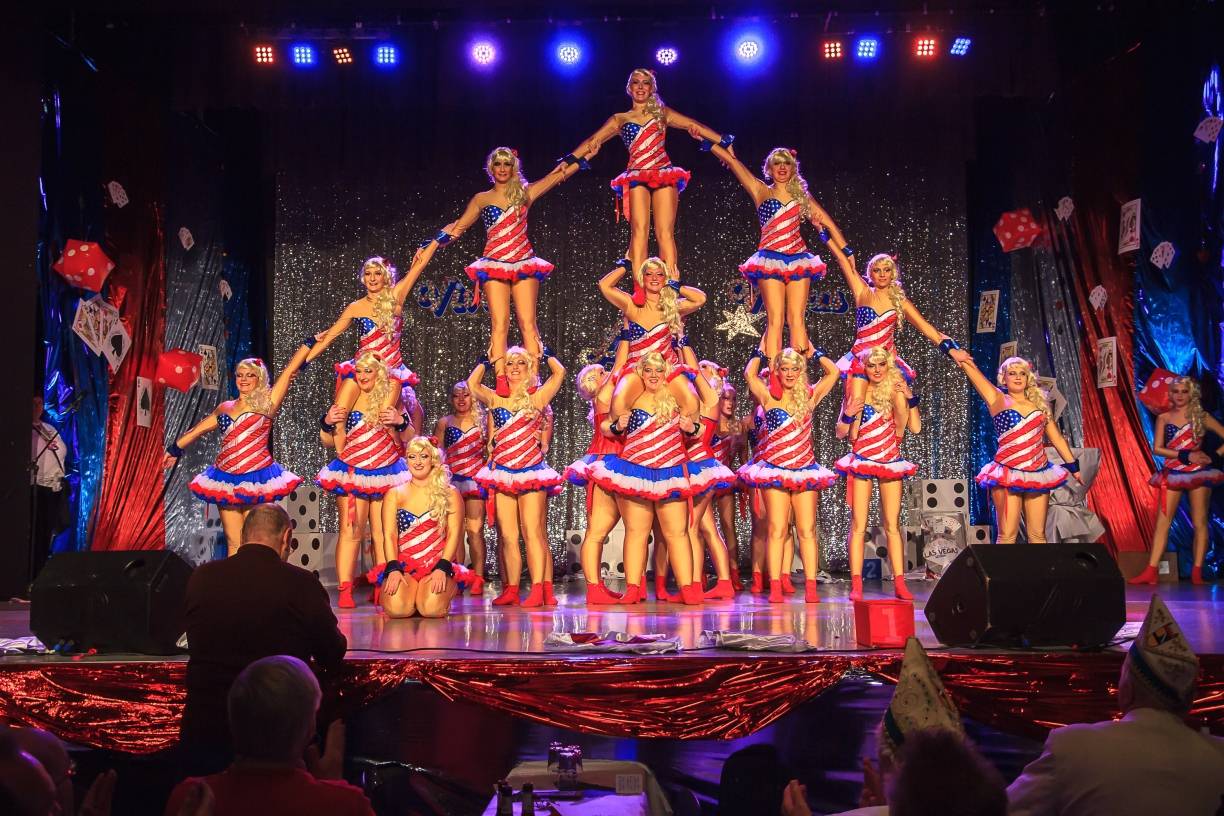 Die „Eternal Flames“ begeisterten im vergangenen Jahr mit ihrer Show „Las Vegas“. Auch mit ihrem neuen Programm wird ihnen die Aufmerksamkeit der Damen und Herren bei den kommenden Sitzungen in der Glückauf-Halle wieder sicher sein.