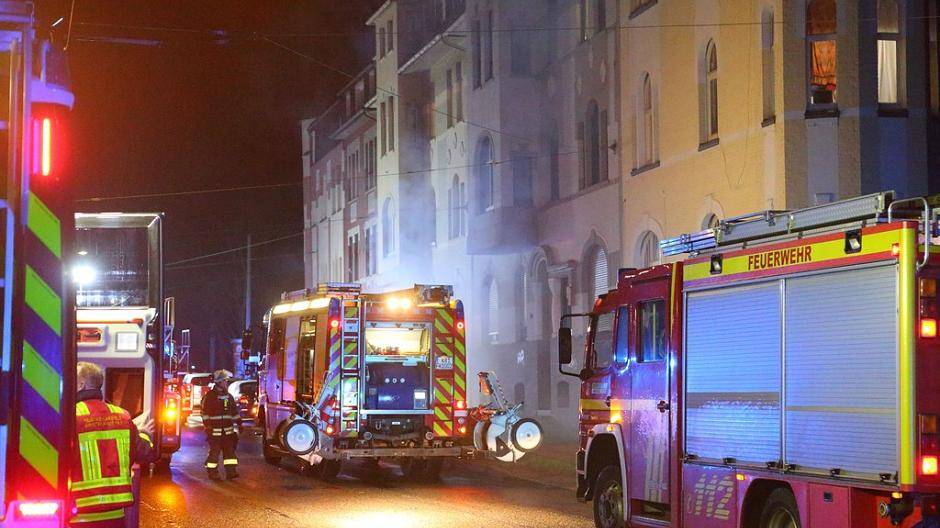 St. Töniser Straße: Feuerwehr rückt zweimal aus